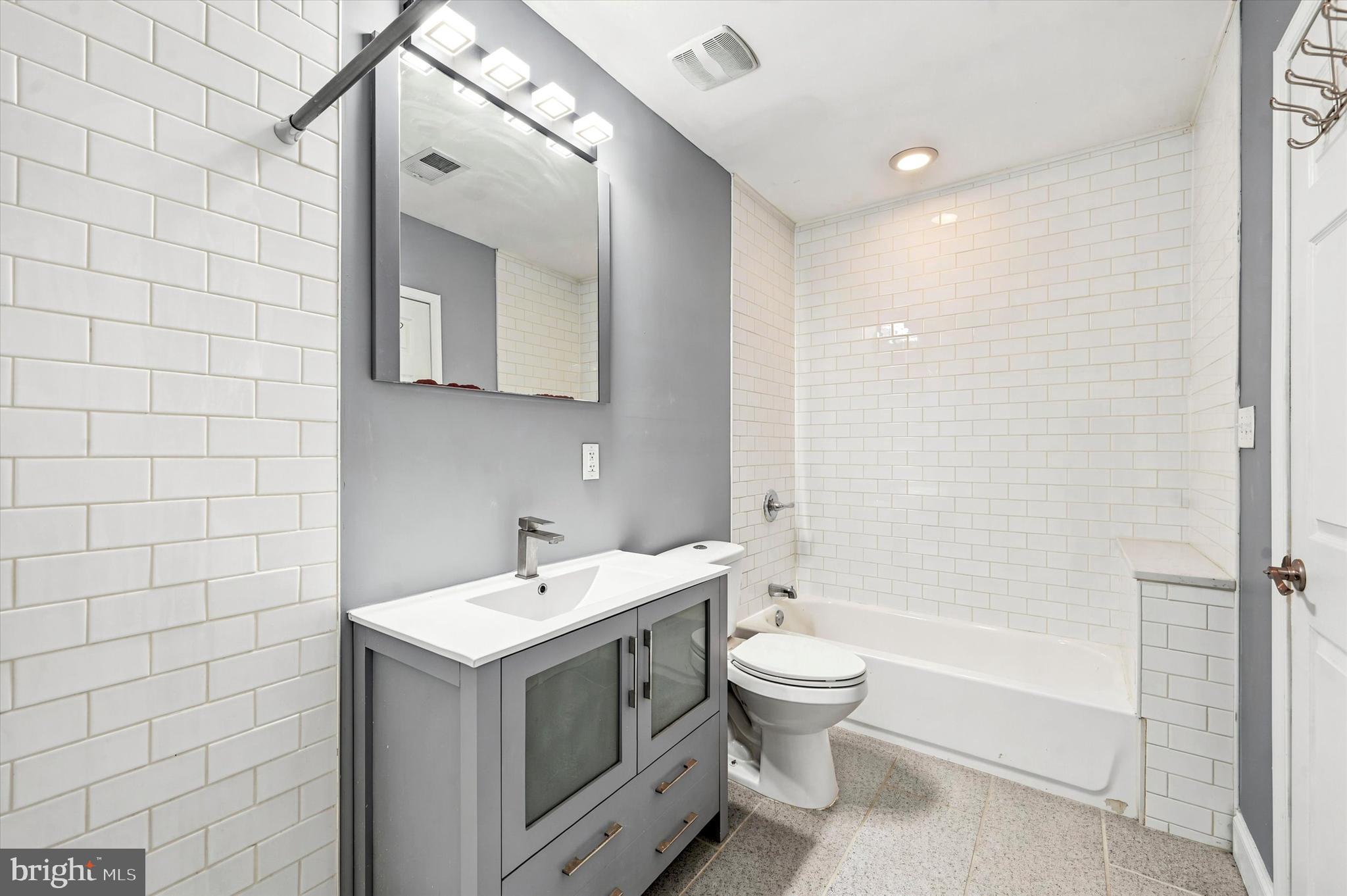 POINT BREEZE - Residential