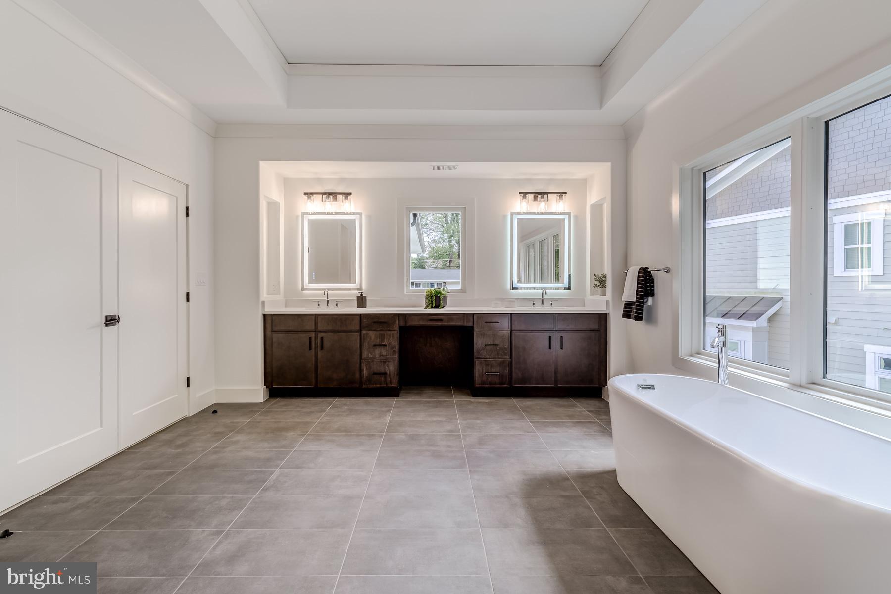 VIENNA WOODS - Residential