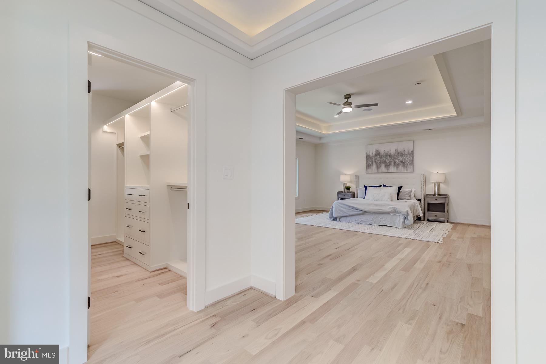VIENNA WOODS - Residential