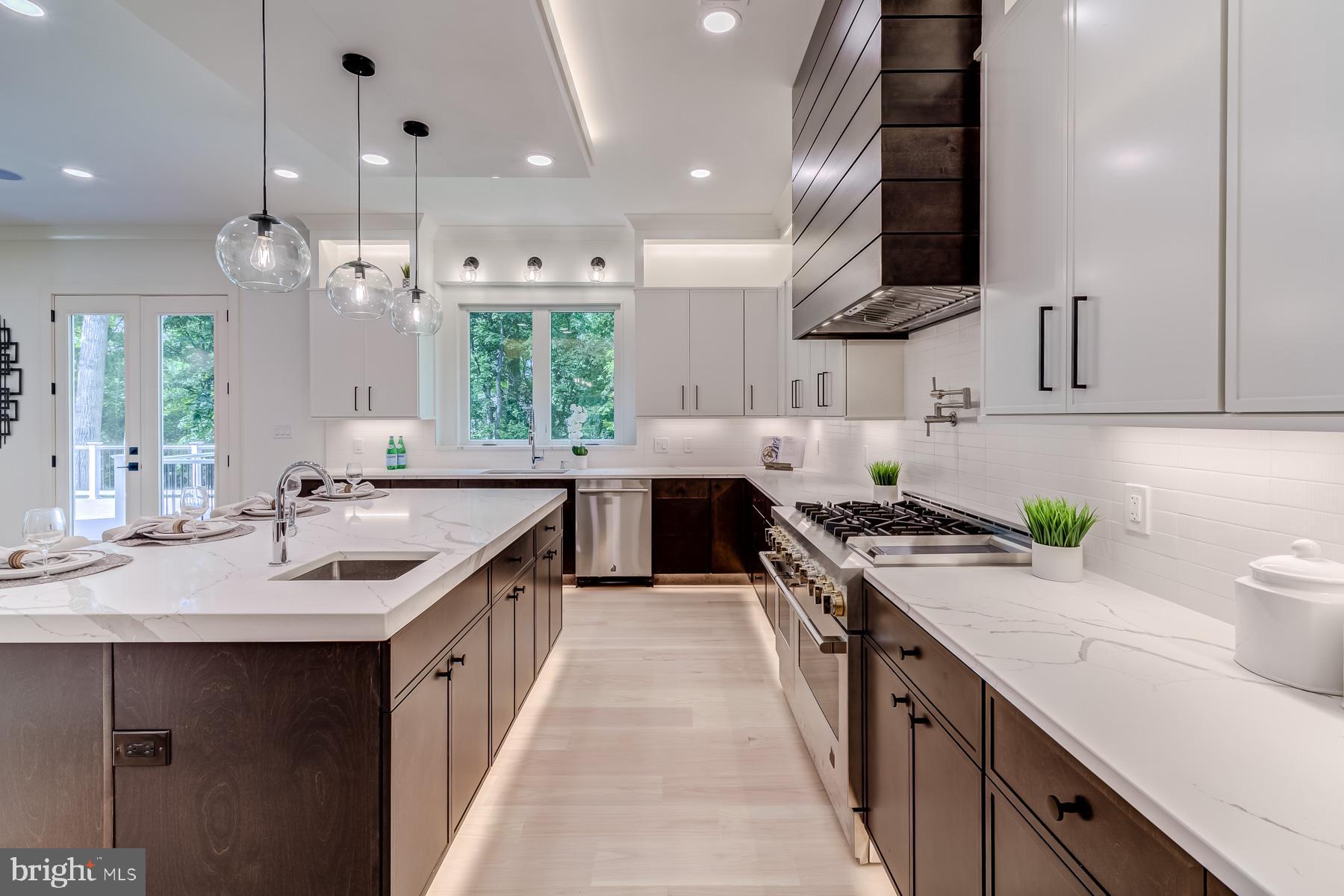 VIENNA WOODS - Residential