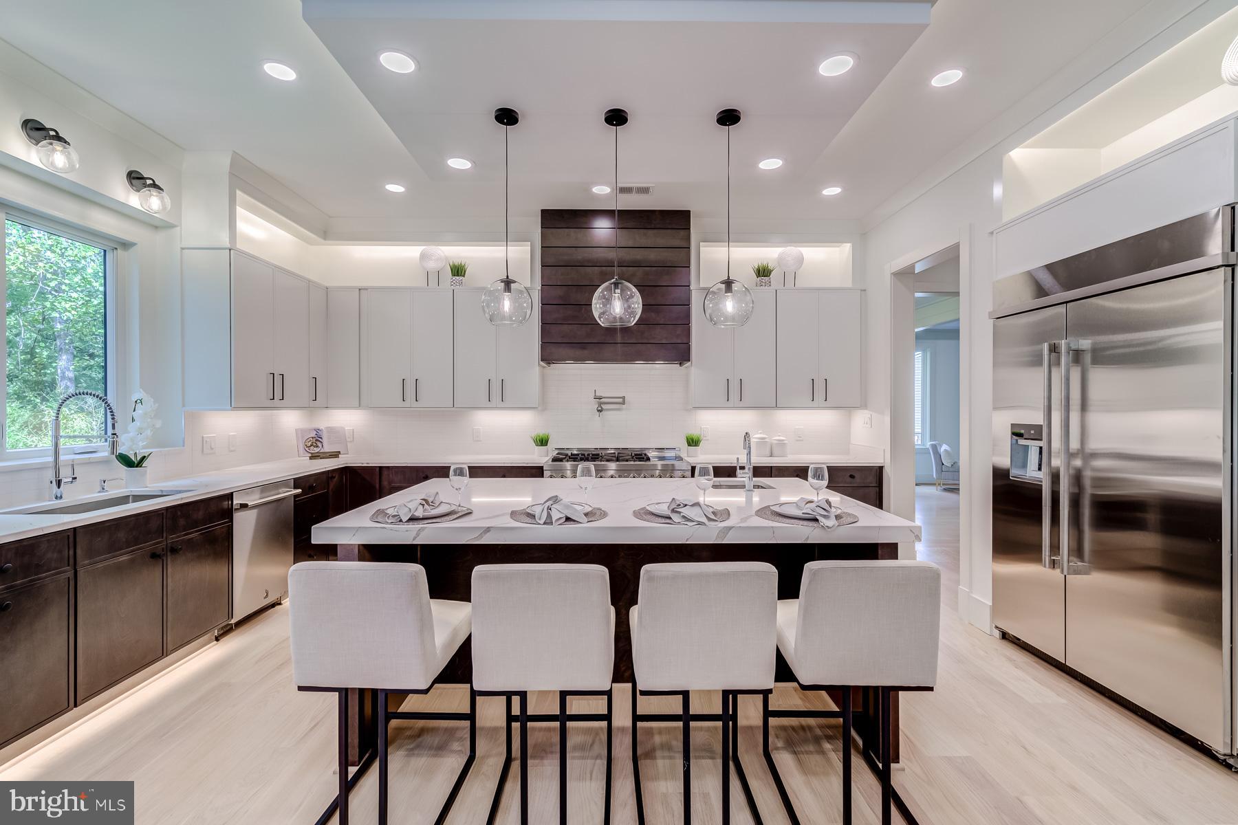 VIENNA WOODS - Residential