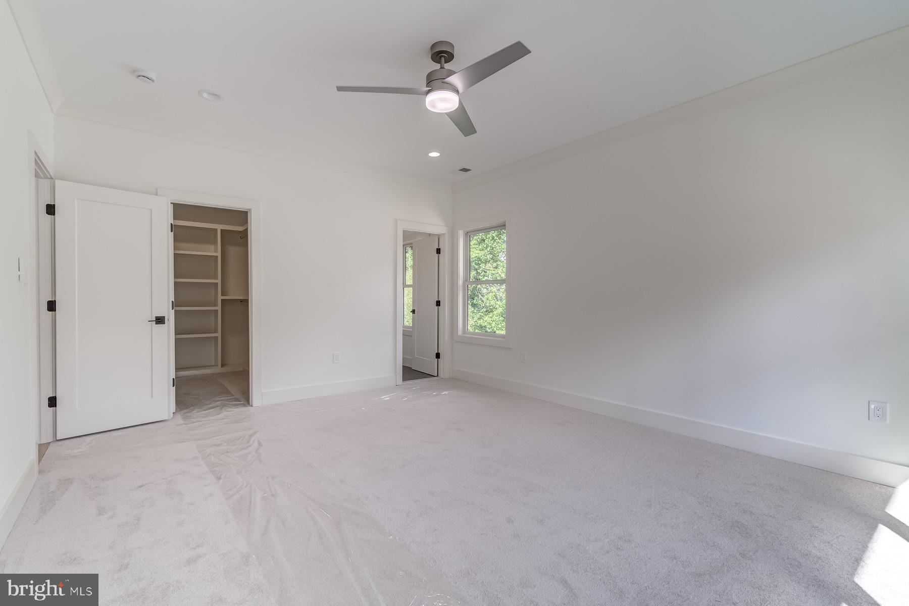 VIENNA WOODS - Residential