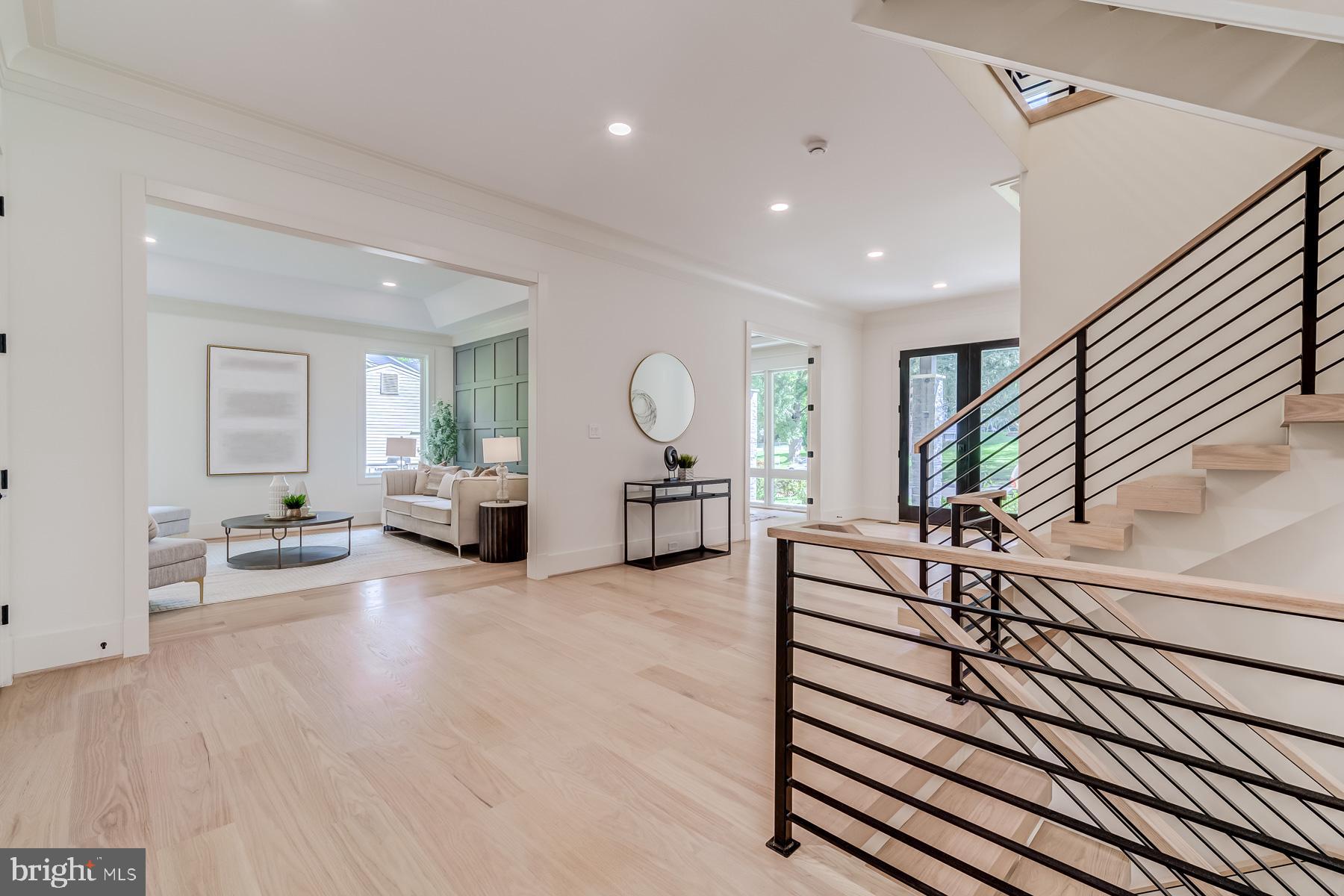 VIENNA WOODS - Residential