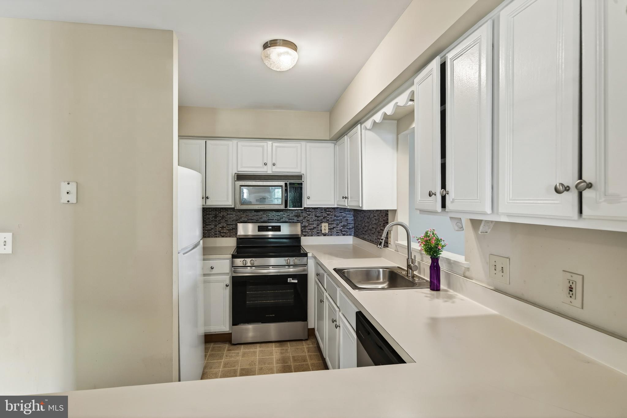 GOSHEN COMMONS - Residential