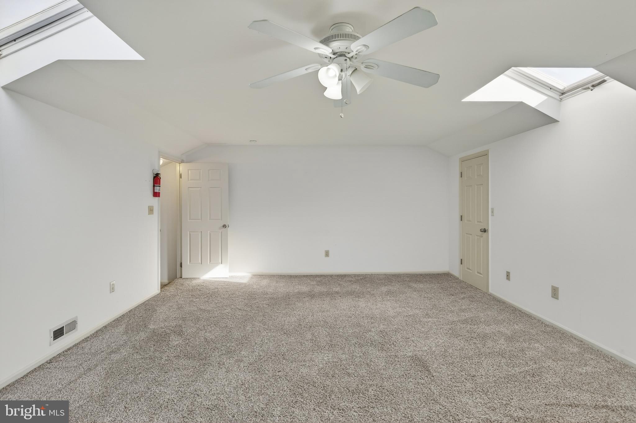 GOSHEN COMMONS - Residential