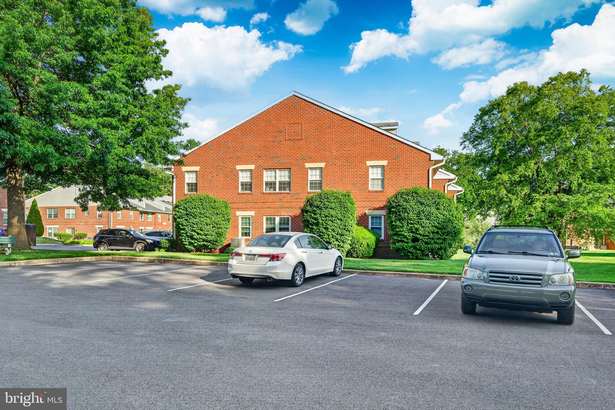 GOSHEN COMMONS - Residential