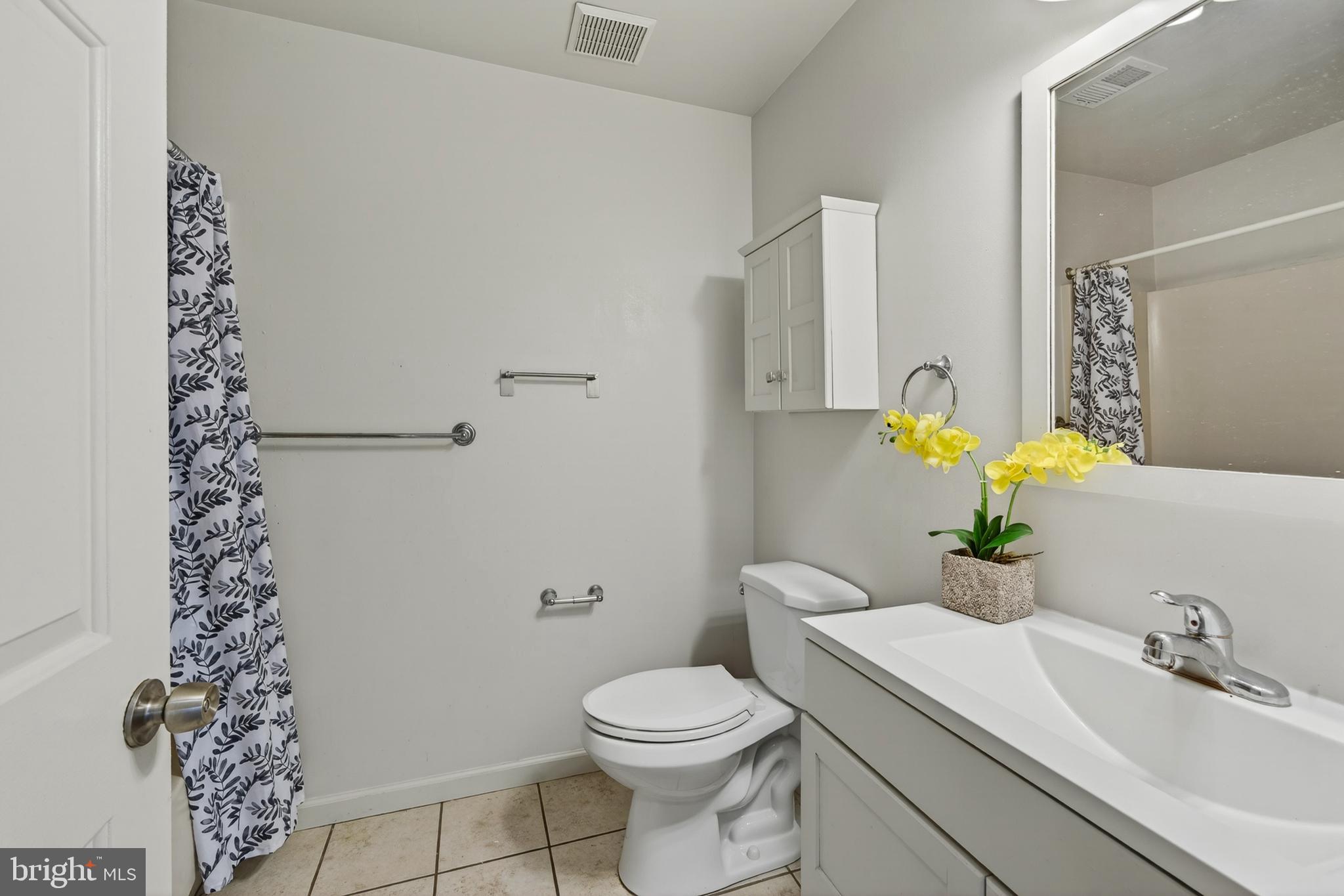 GOSHEN COMMONS - Residential
