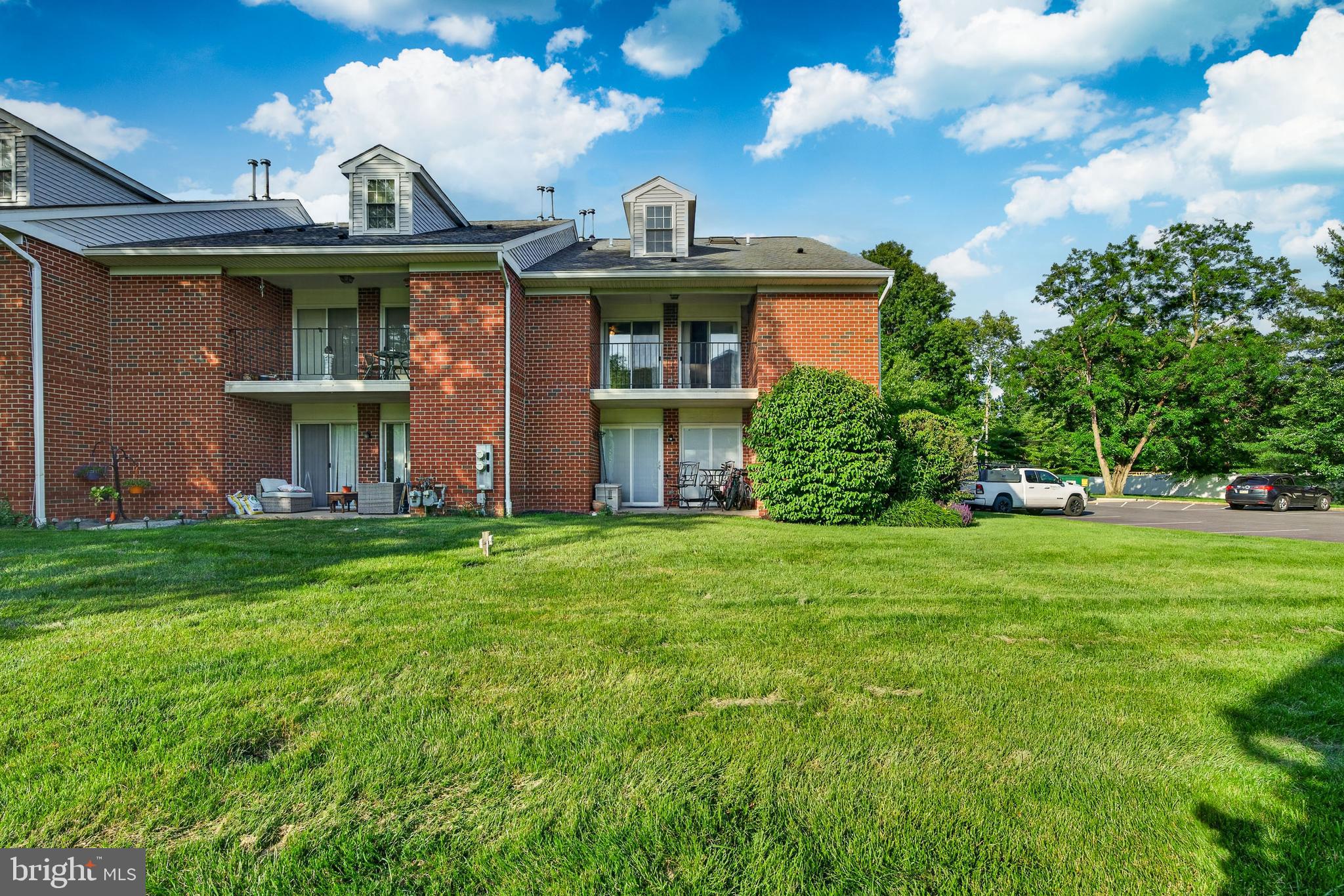 GOSHEN COMMONS - Residential