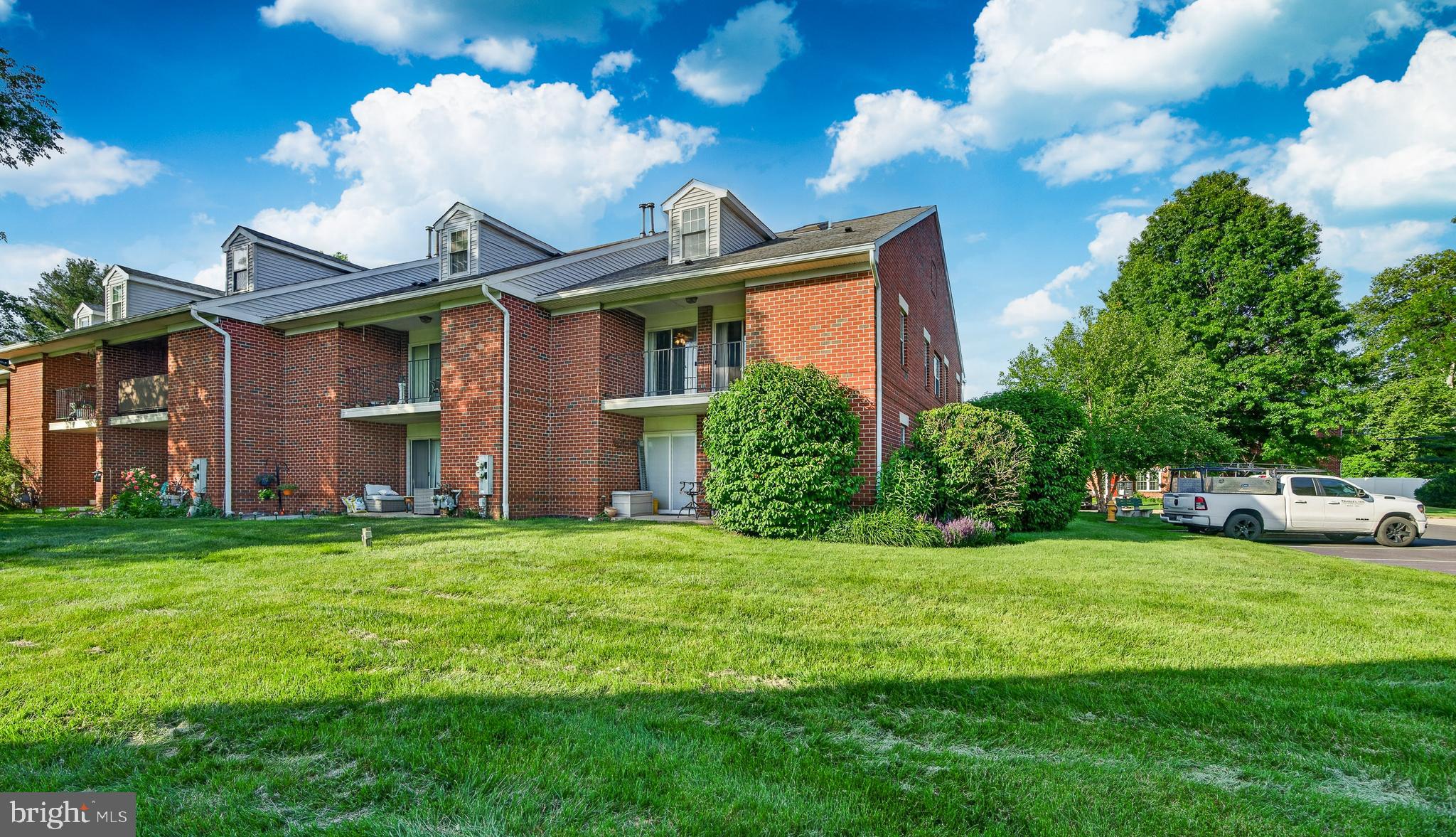 GOSHEN COMMONS - Residential