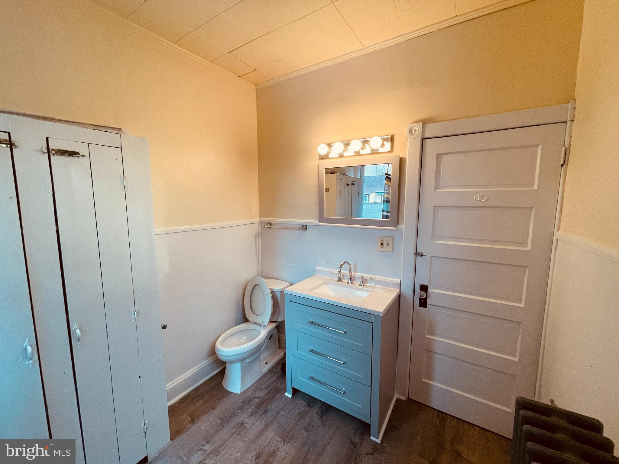 MANOR PARK - Residential Lease