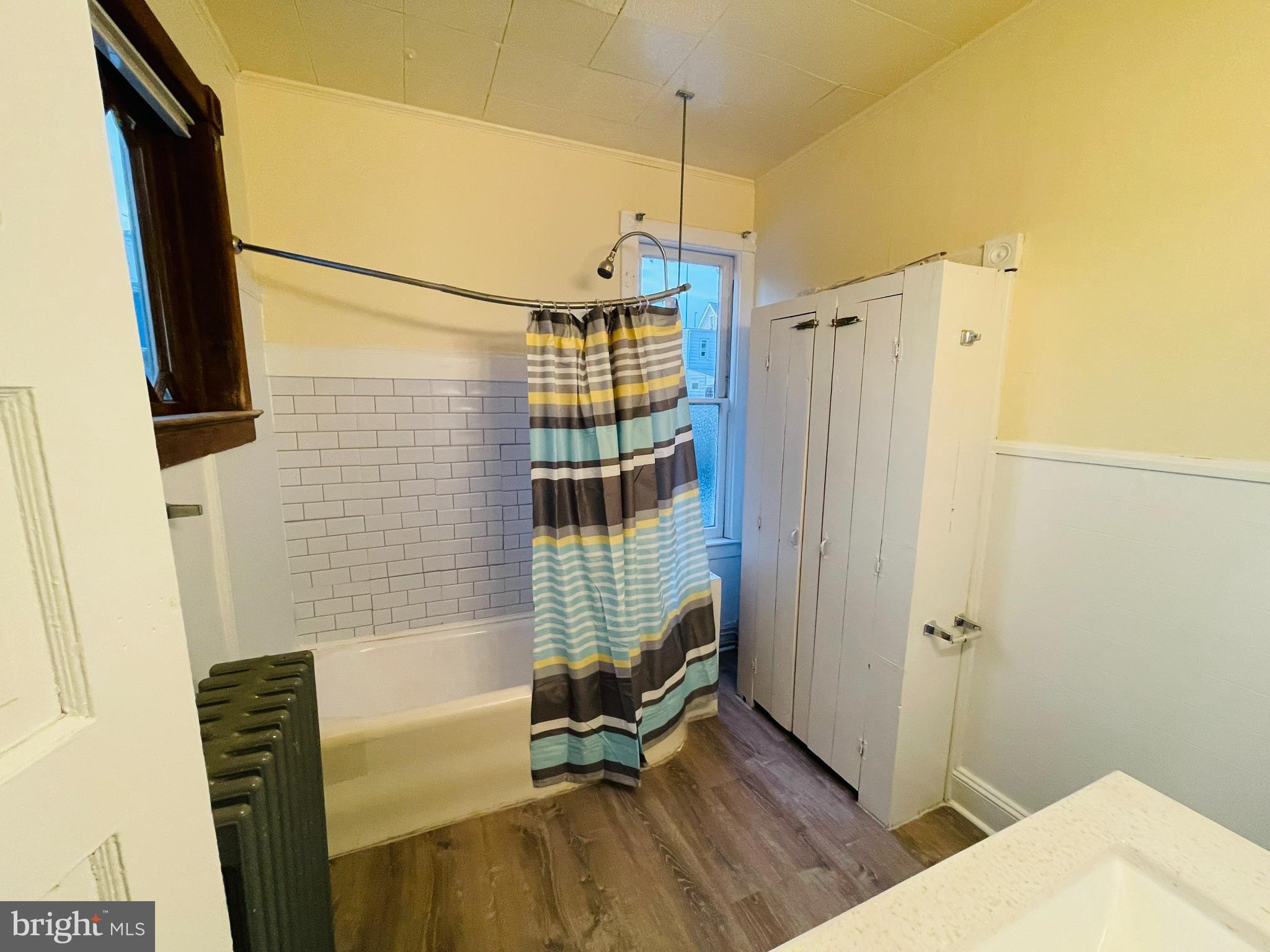 MANOR PARK - Residential Lease