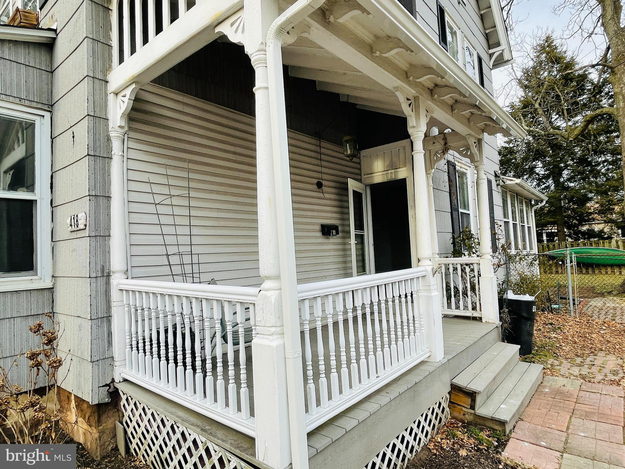 MANOR PARK - Residential Lease