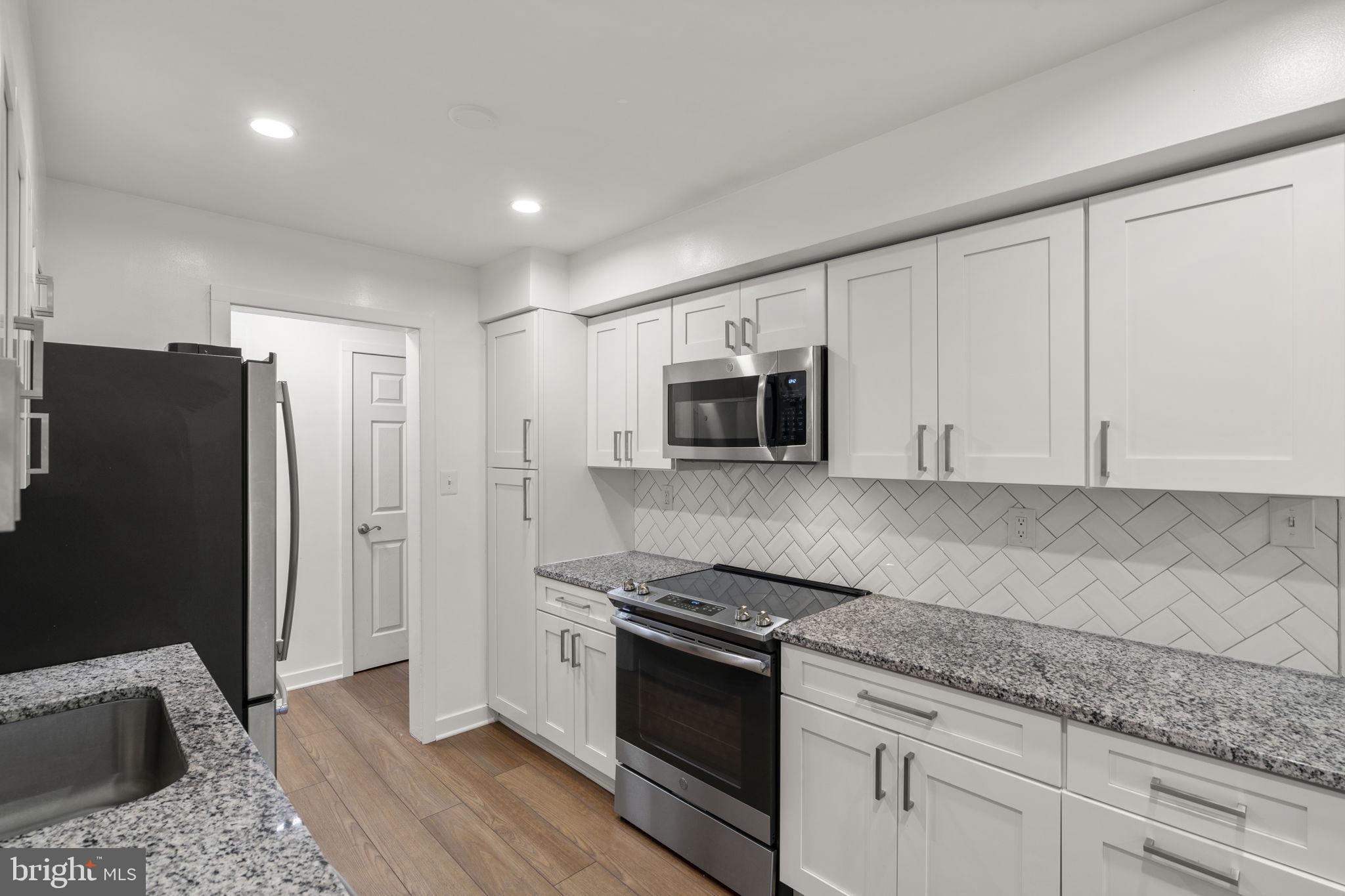 BAILEYS CROSSROADS - Residential