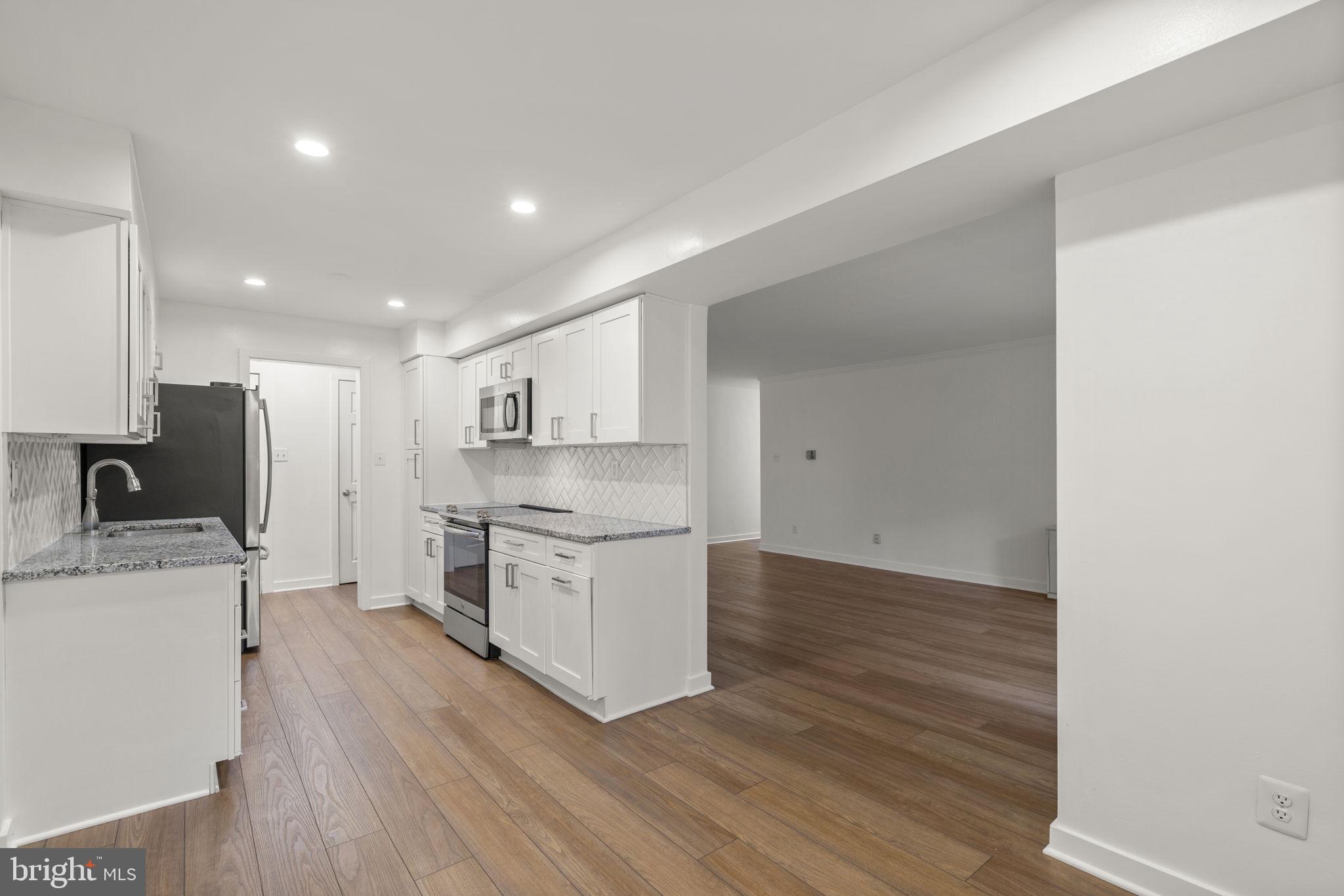 BAILEYS CROSSROADS - Residential