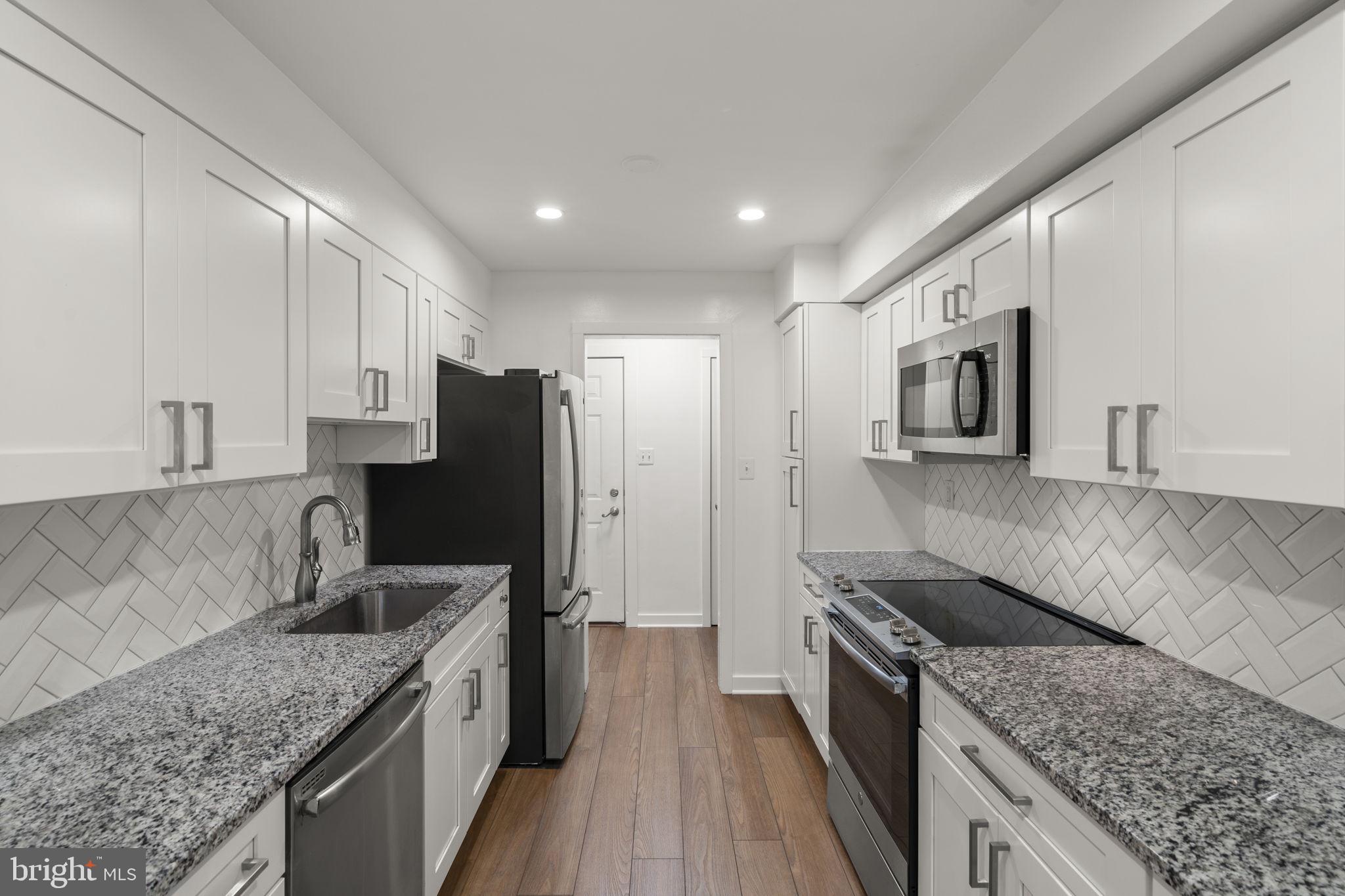 BAILEYS CROSSROADS - Residential