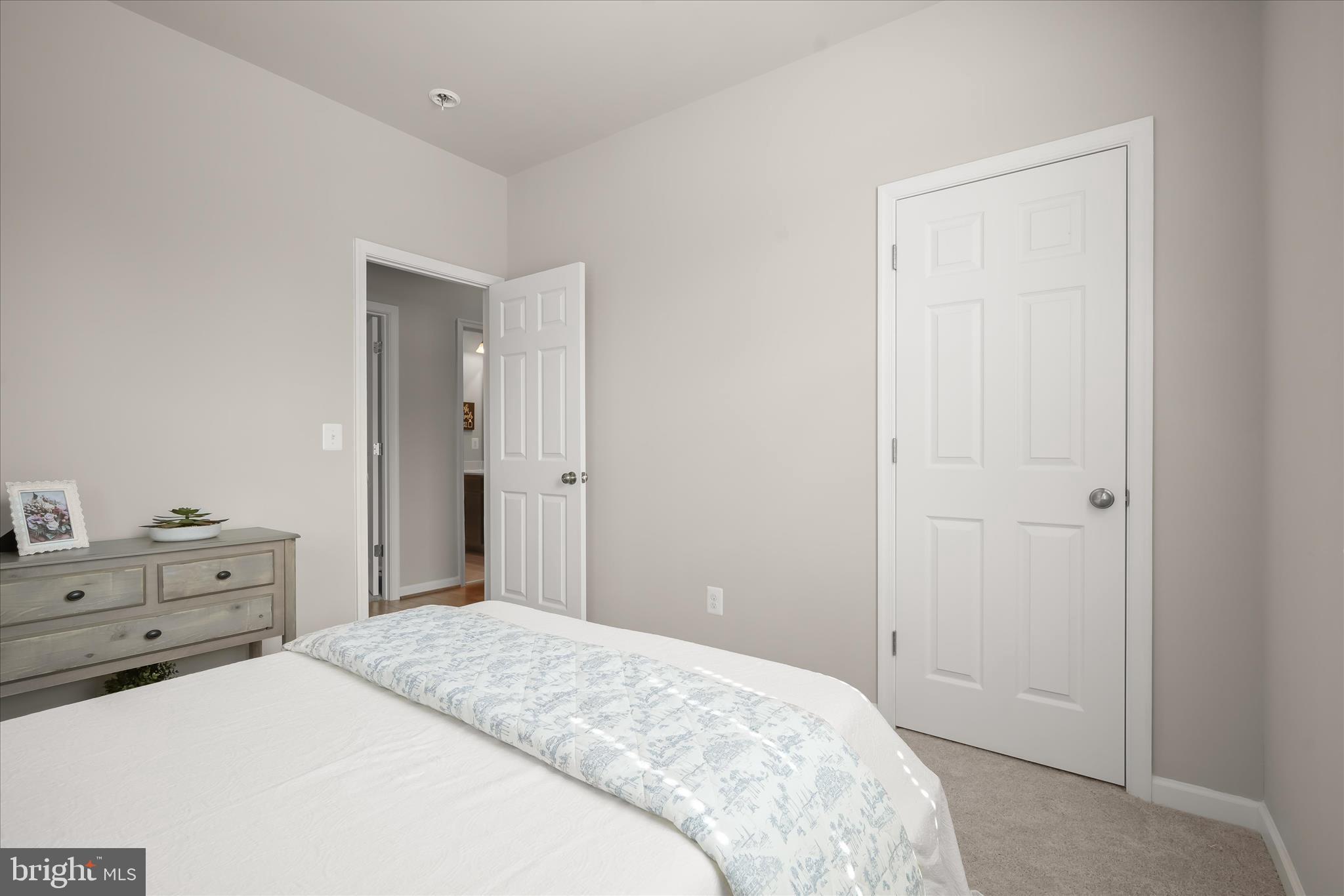 MAYFAIR - Residential