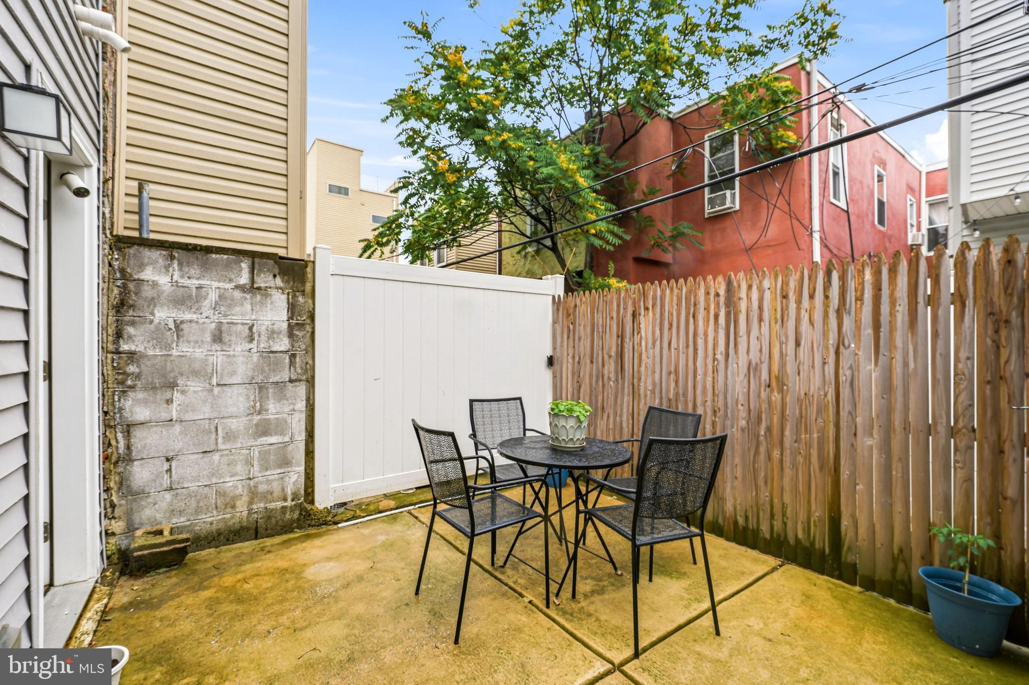 POINT BREEZE - Residential