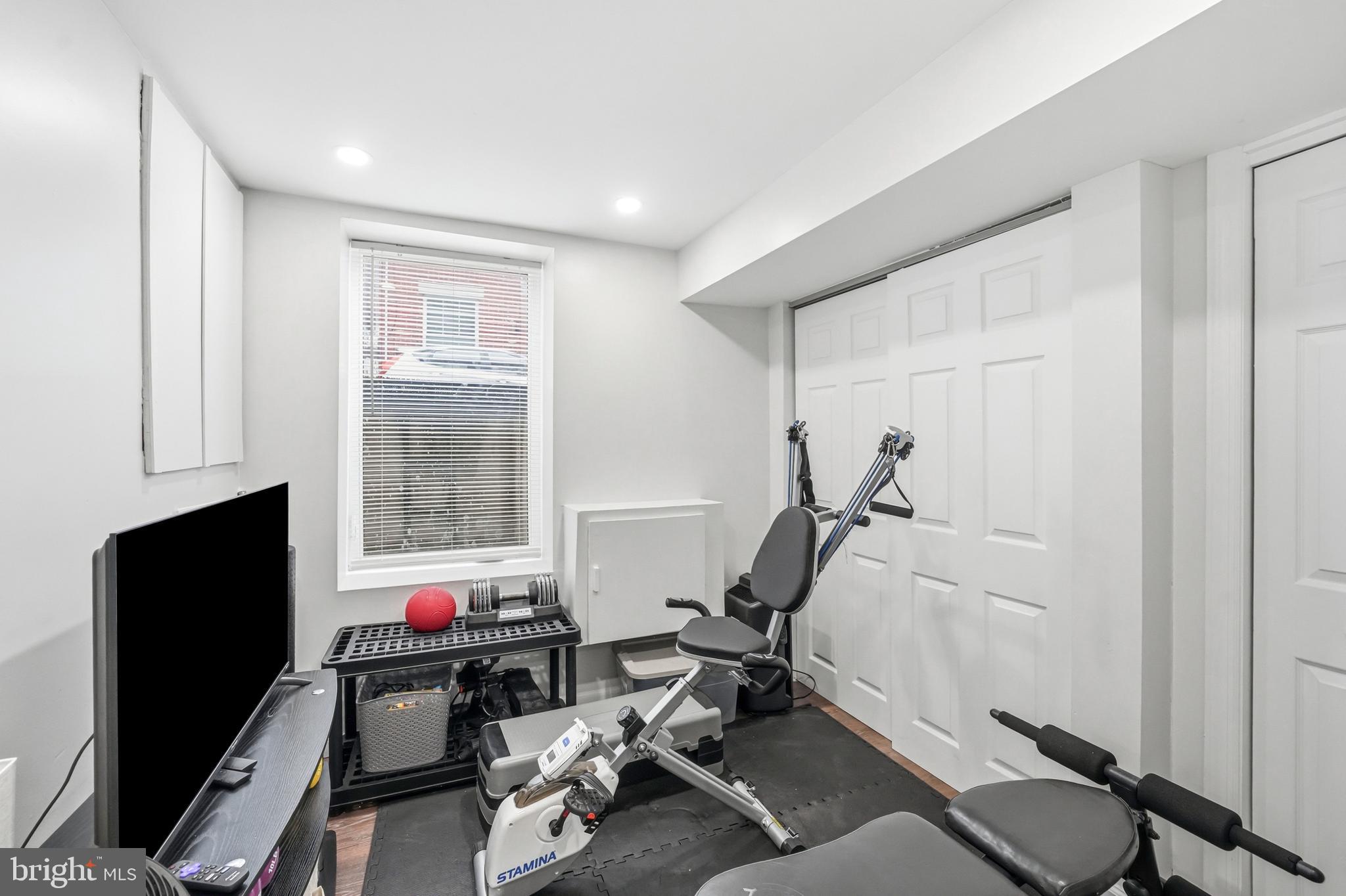 POINT BREEZE - Residential