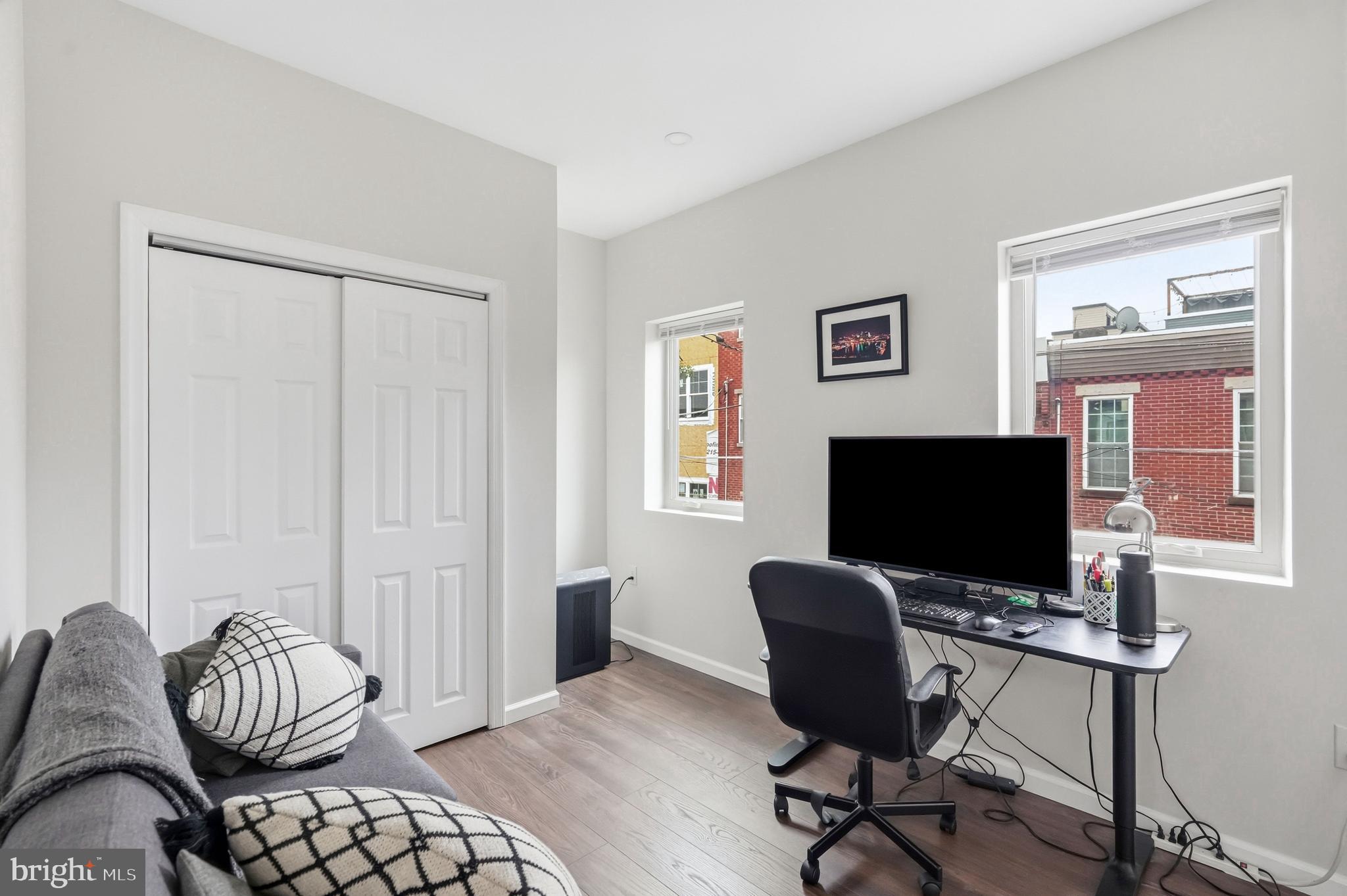 POINT BREEZE - Residential