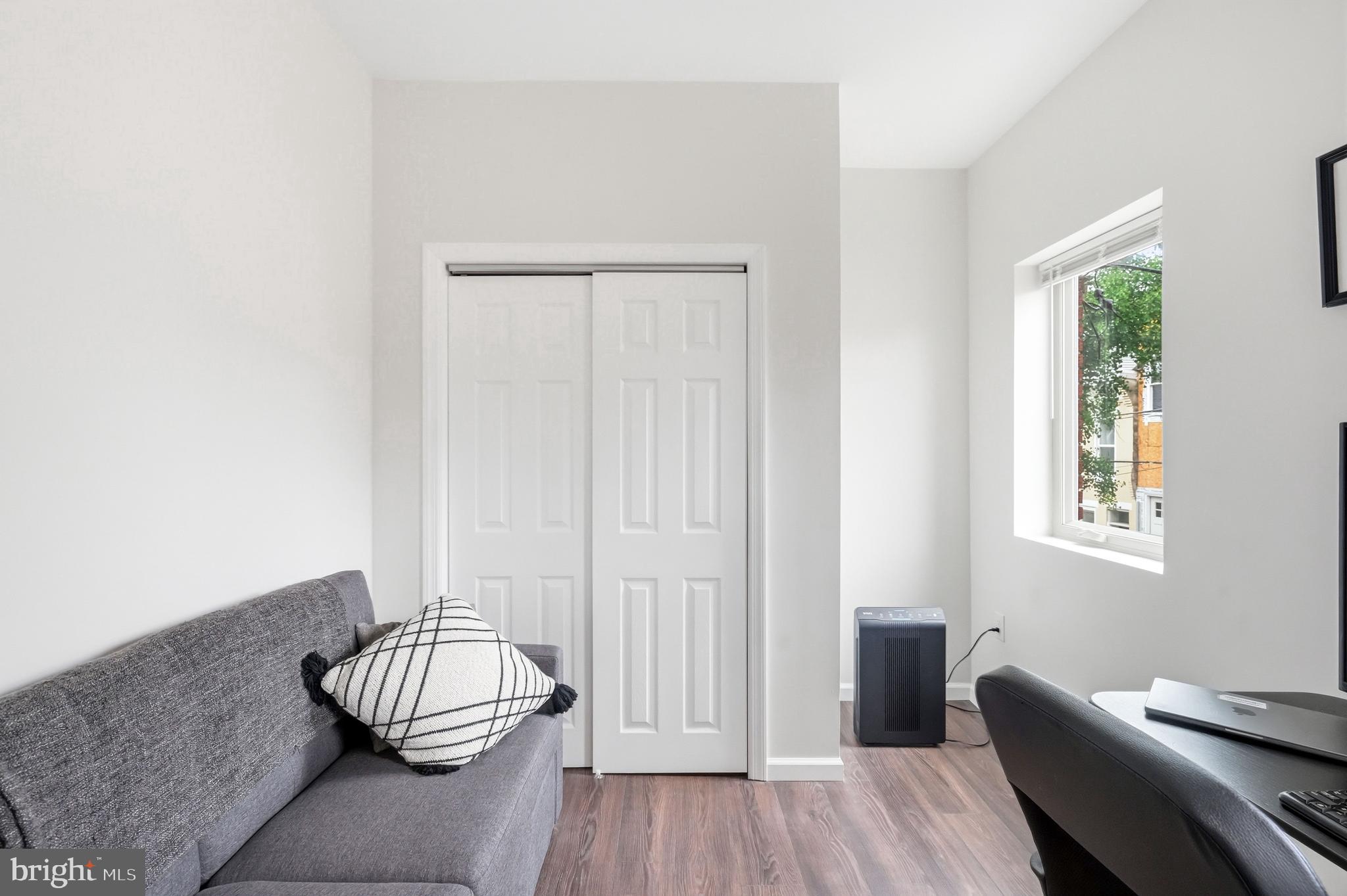 POINT BREEZE - Residential
