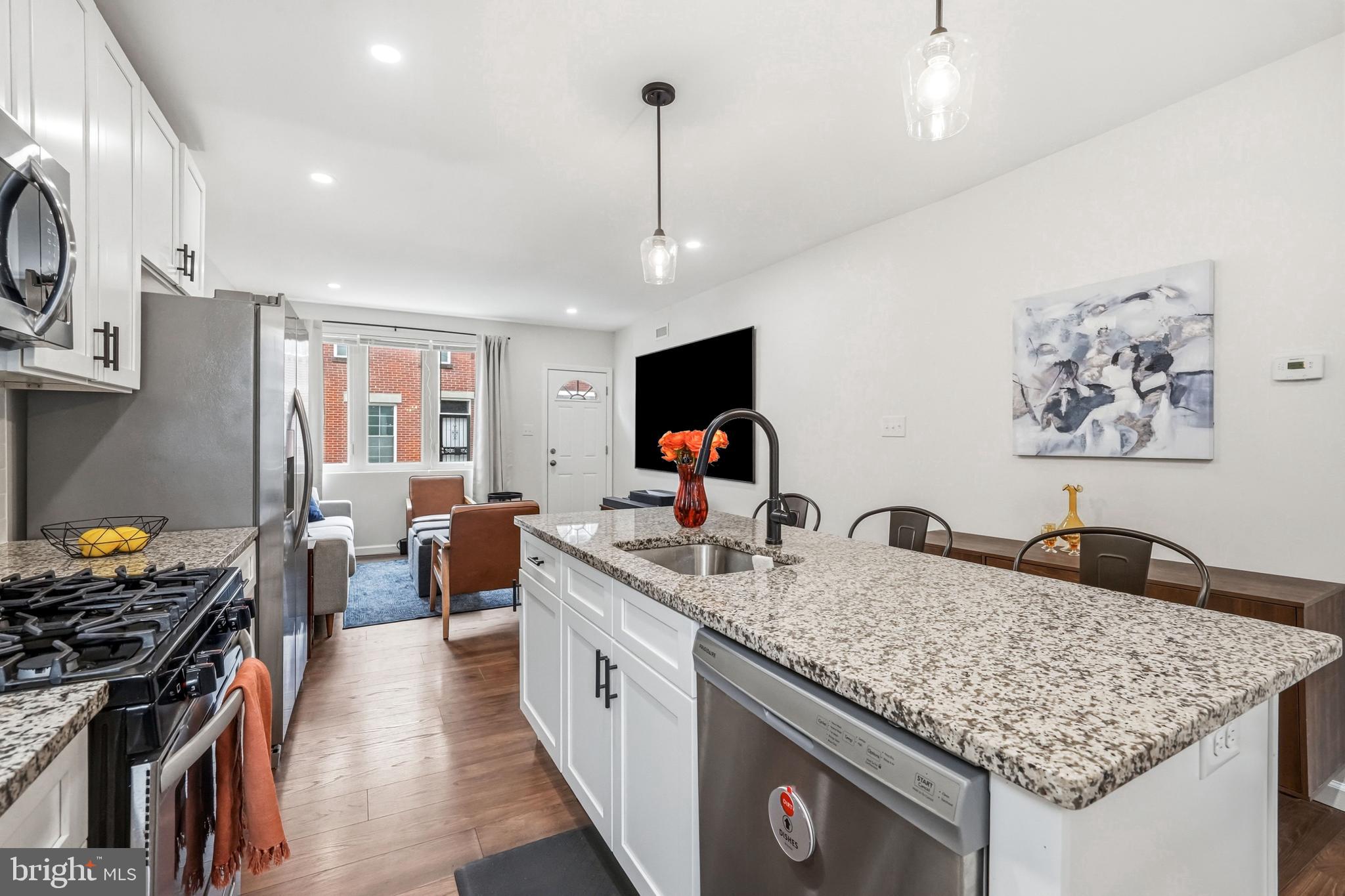 POINT BREEZE - Residential