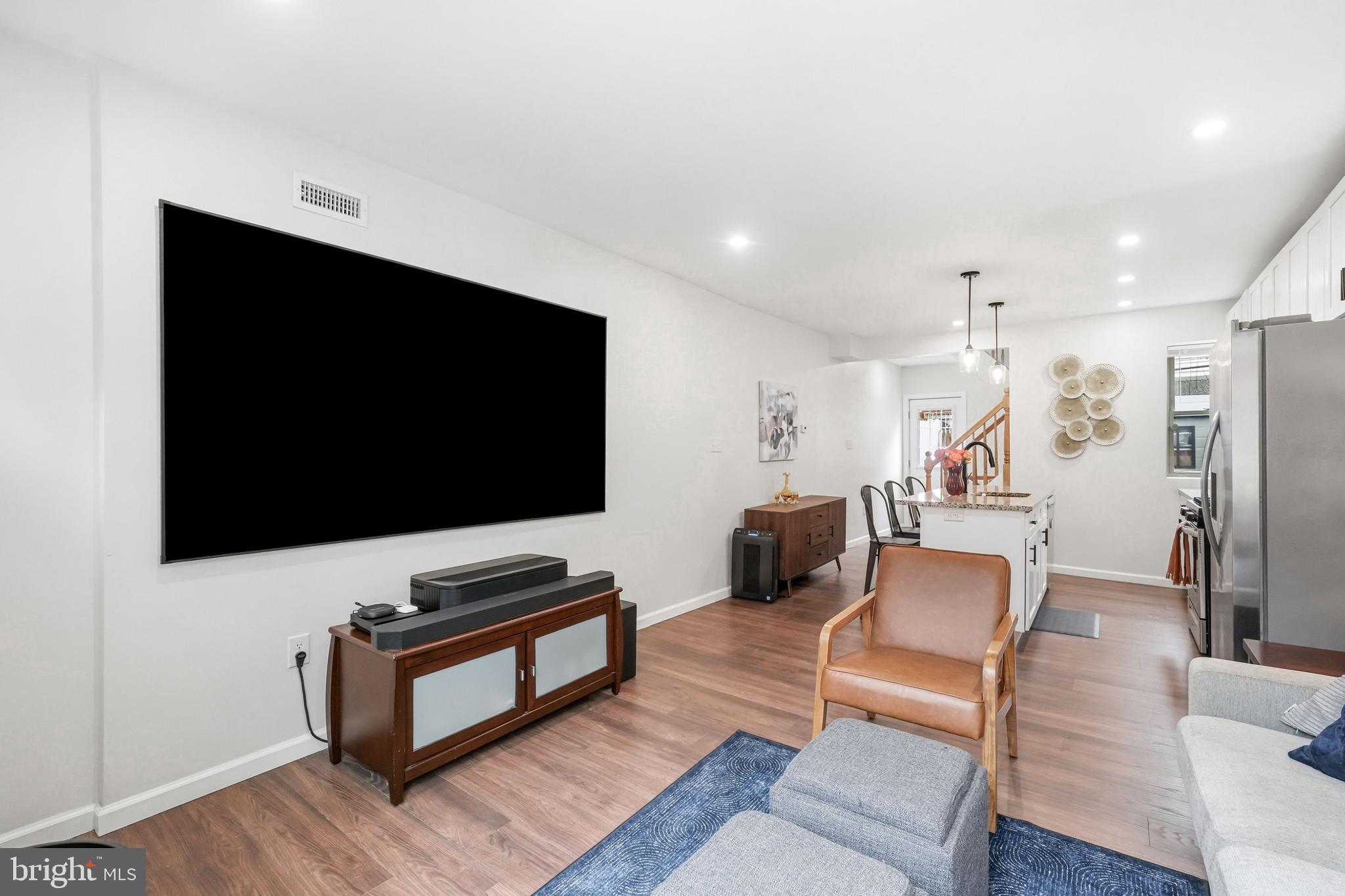 POINT BREEZE - Residential