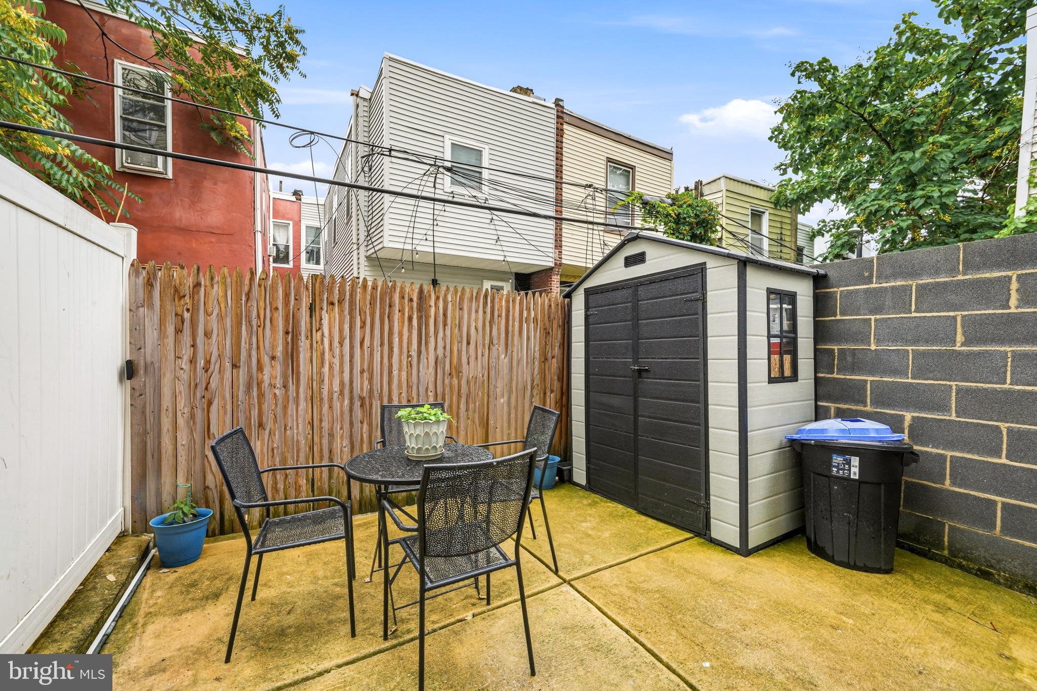 POINT BREEZE - Residential