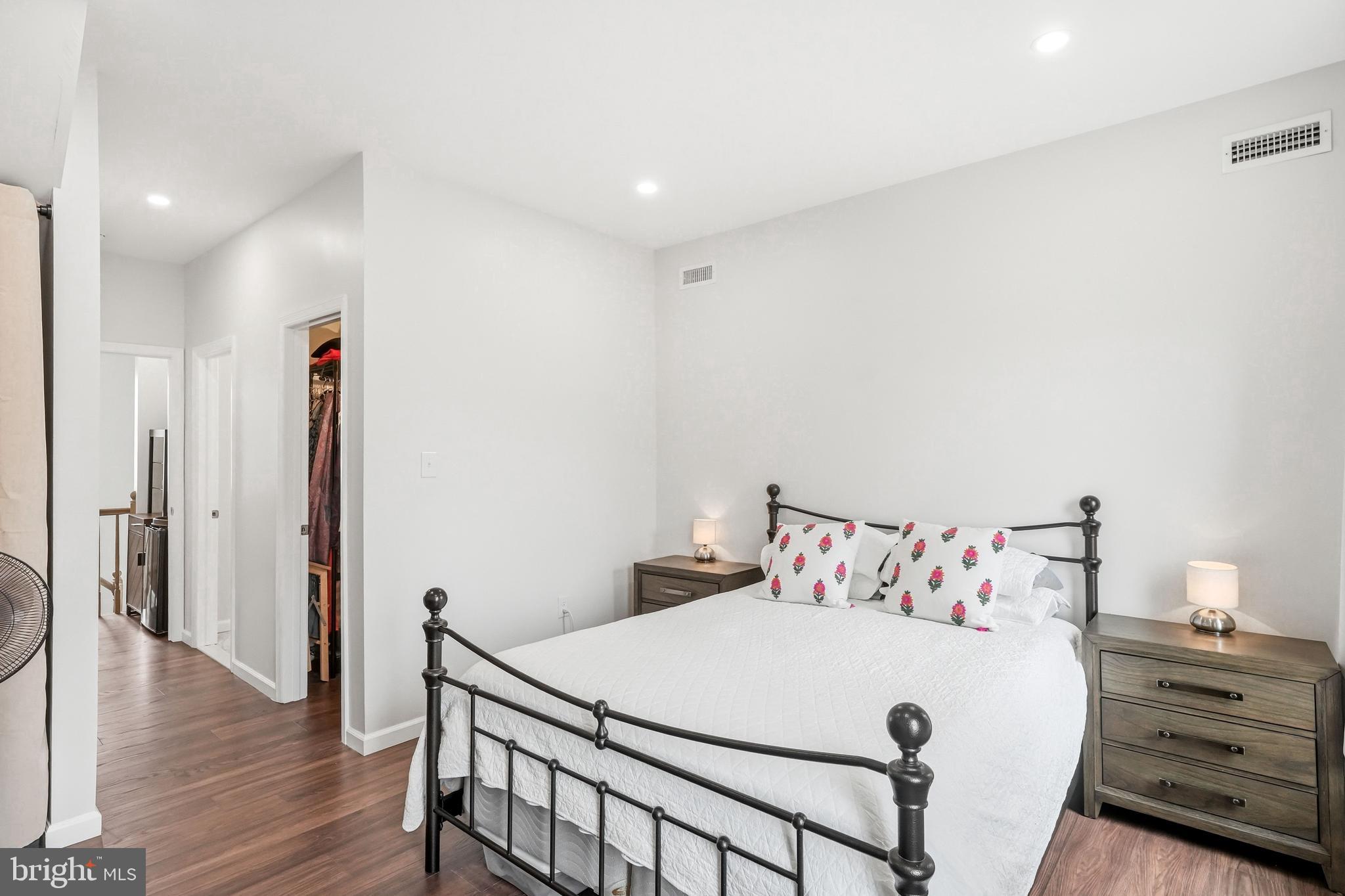 POINT BREEZE - Residential