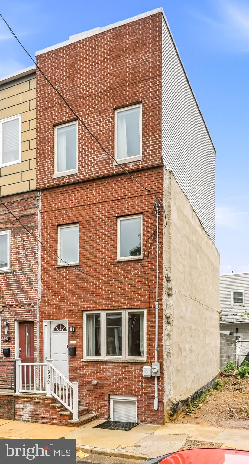 POINT BREEZE - Residential