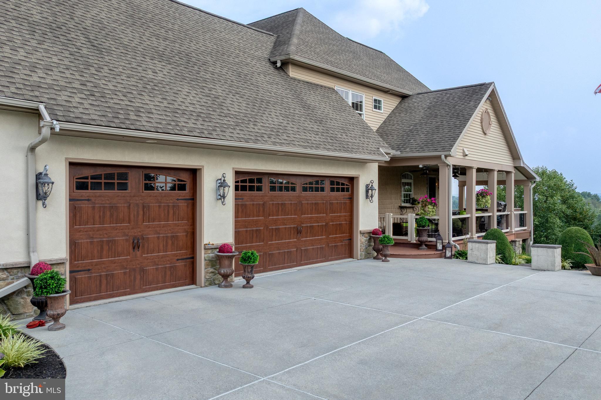 HAMPDEN SUMMIT - Residential