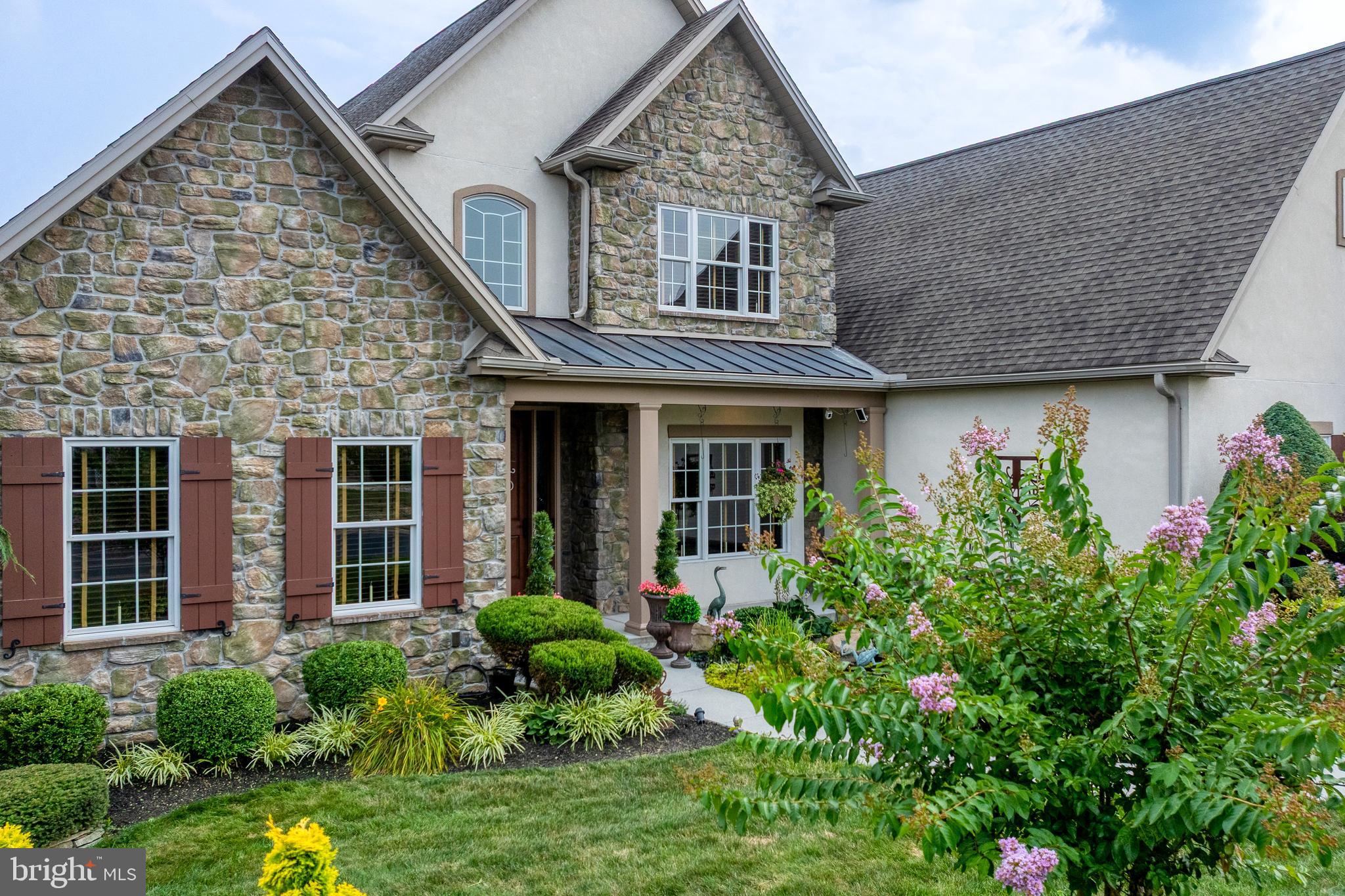 HAMPDEN SUMMIT - Residential