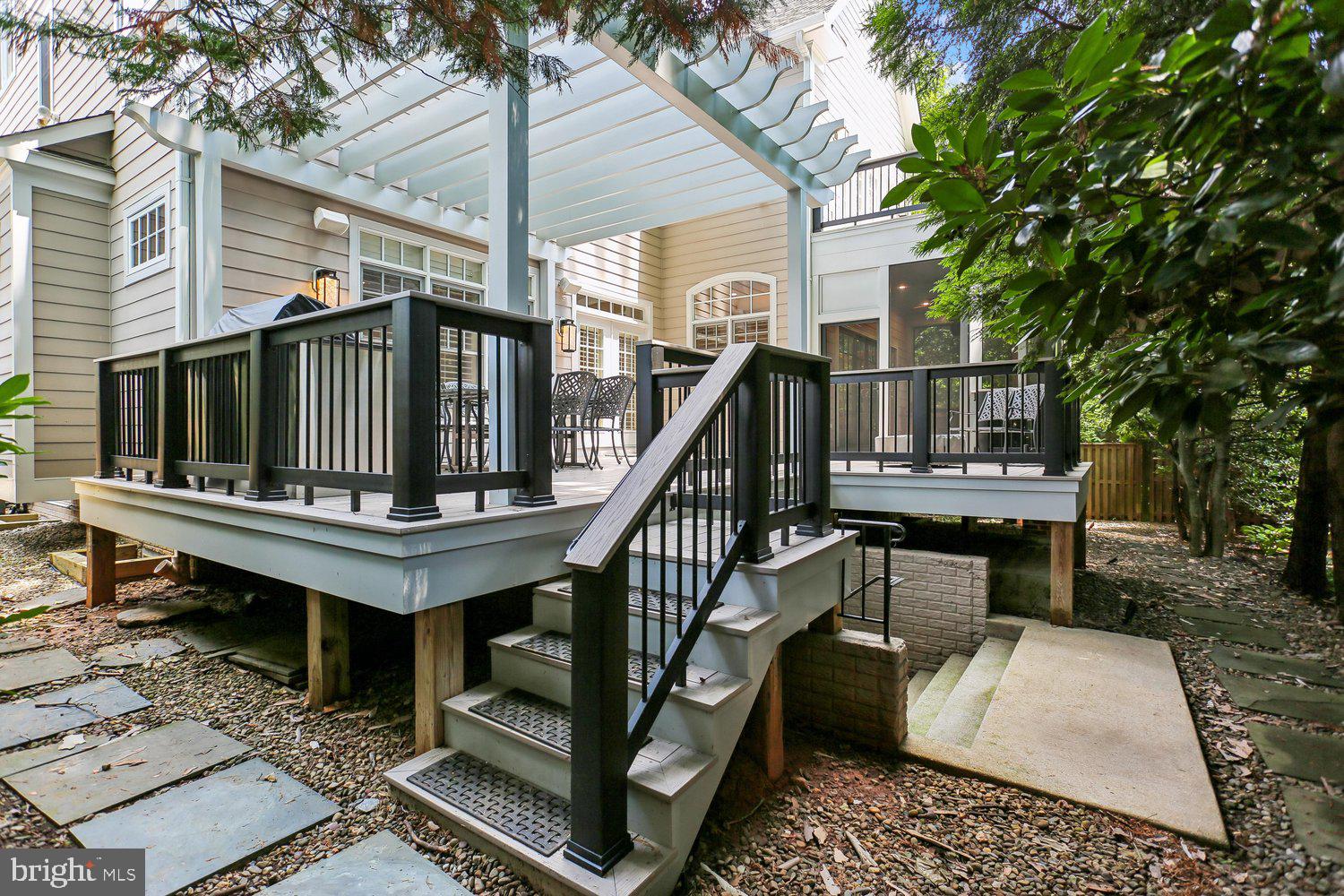 BRADLEY HILLS - Residential