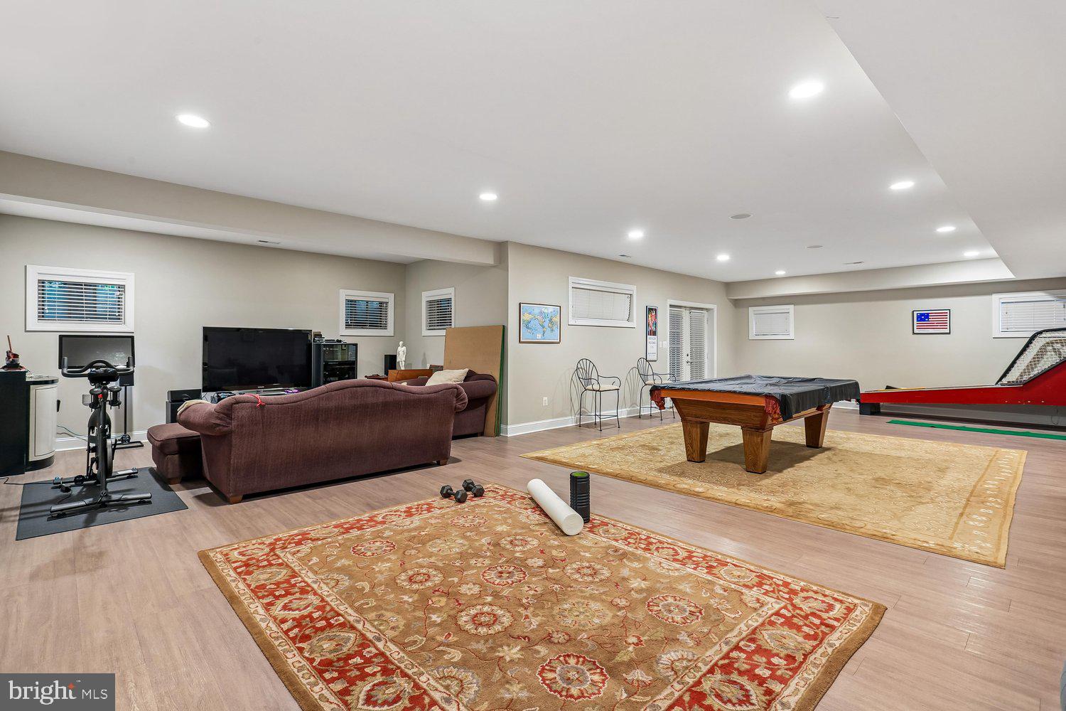 BRADLEY HILLS - Residential