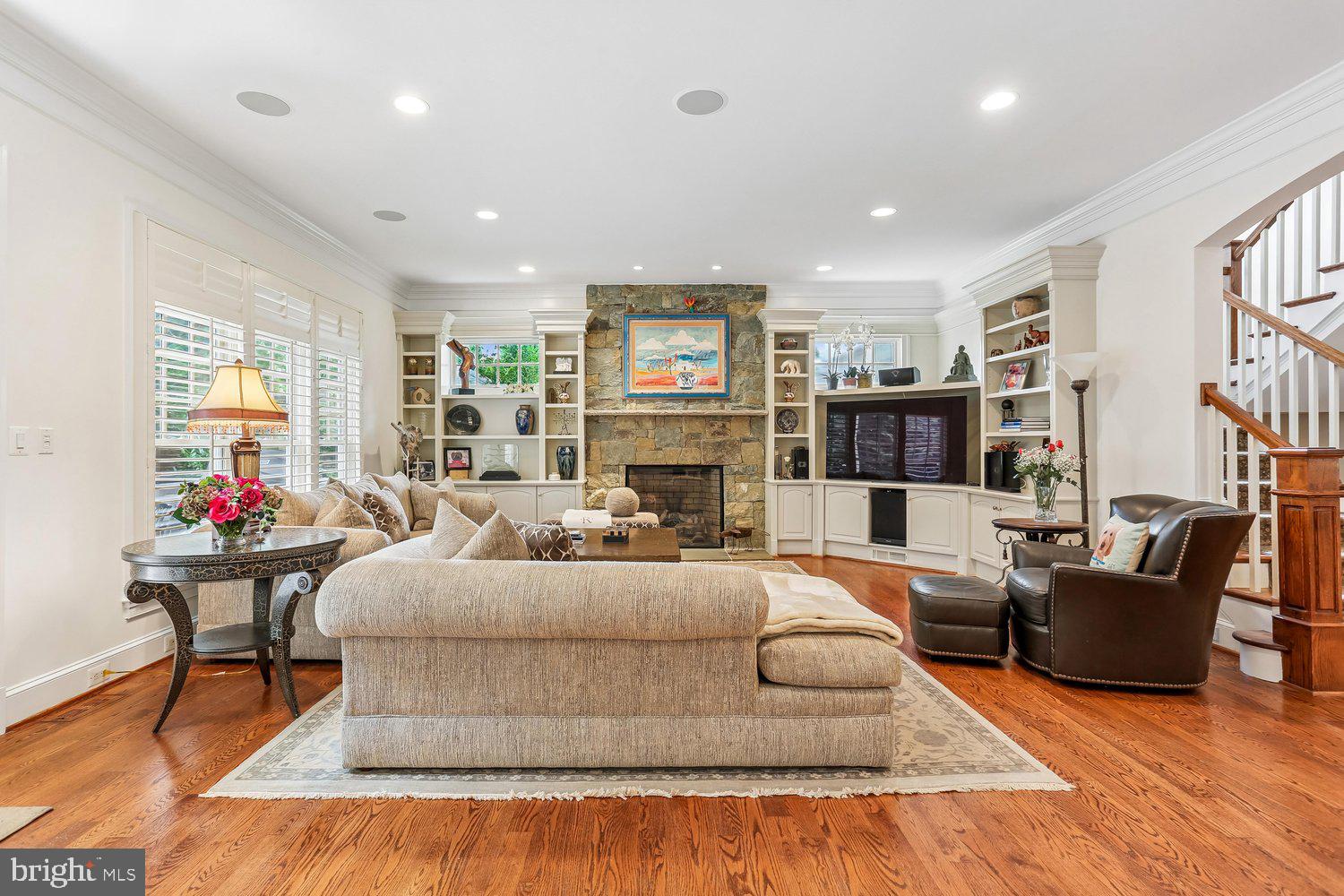 BRADLEY HILLS - Residential