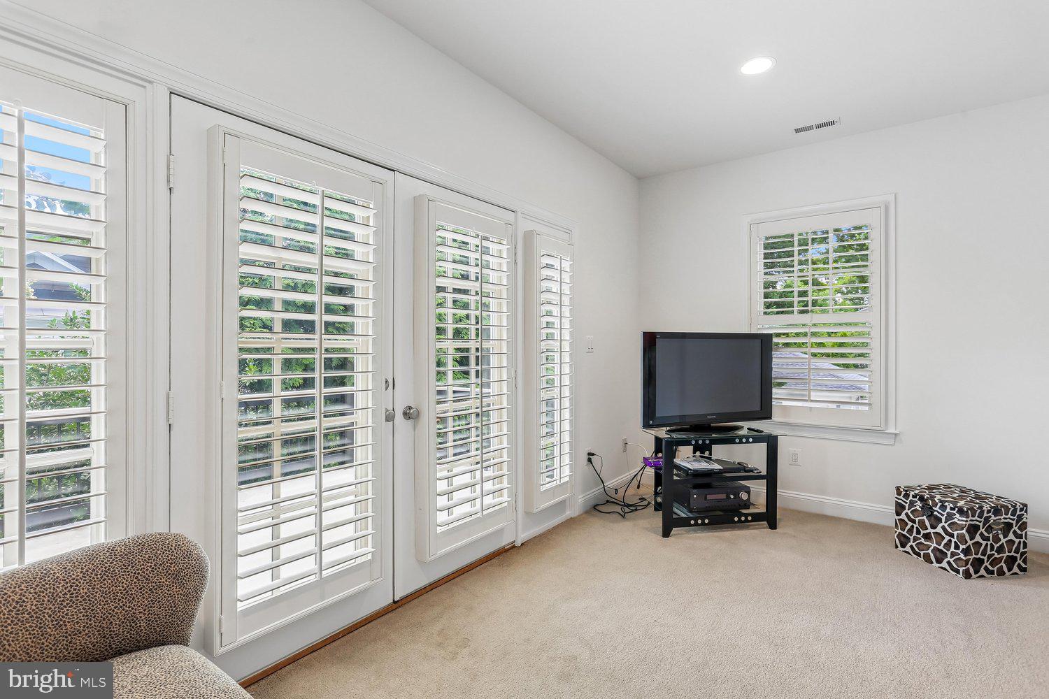 BRADLEY HILLS - Residential