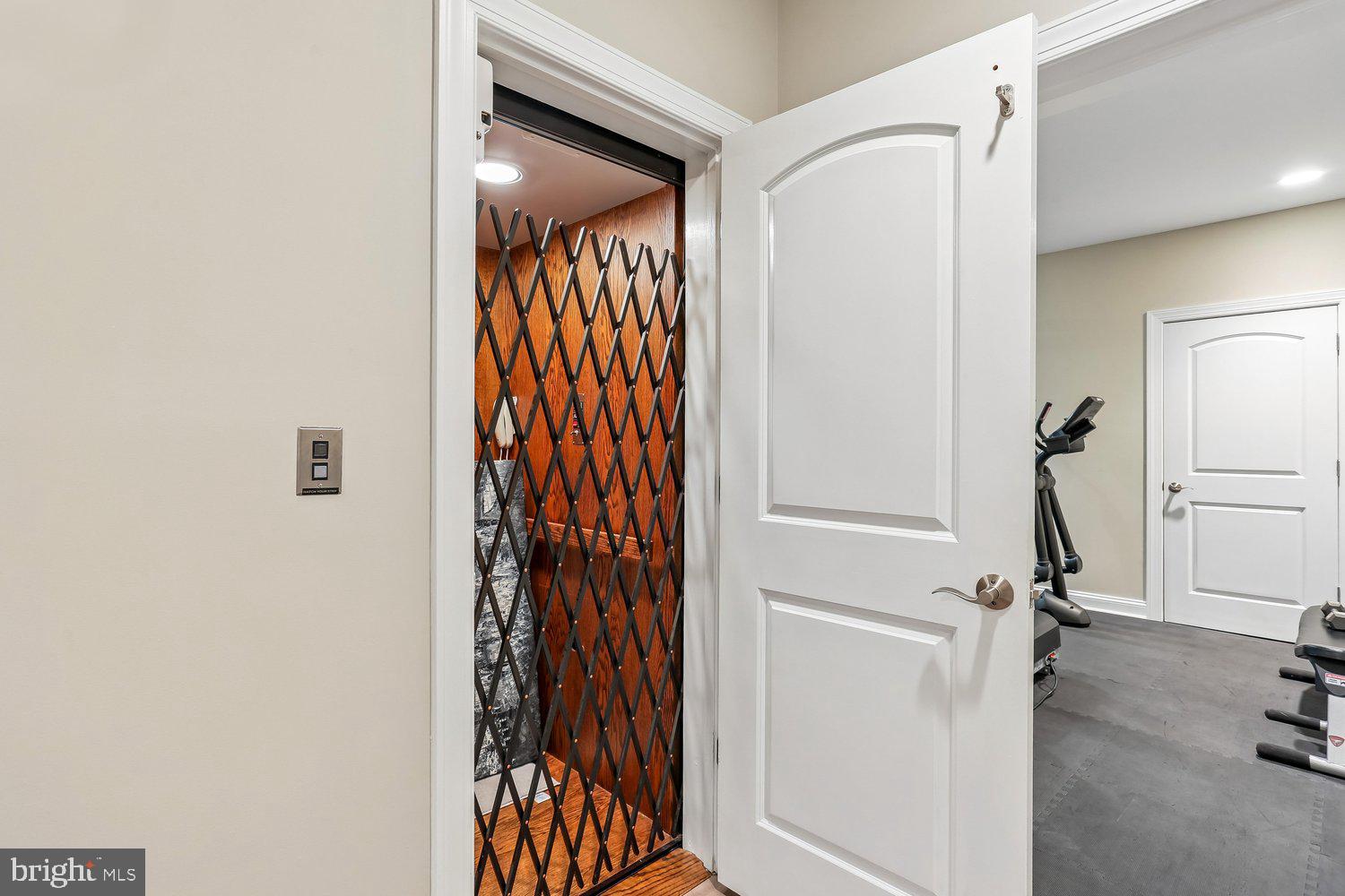 BRADLEY HILLS - Residential