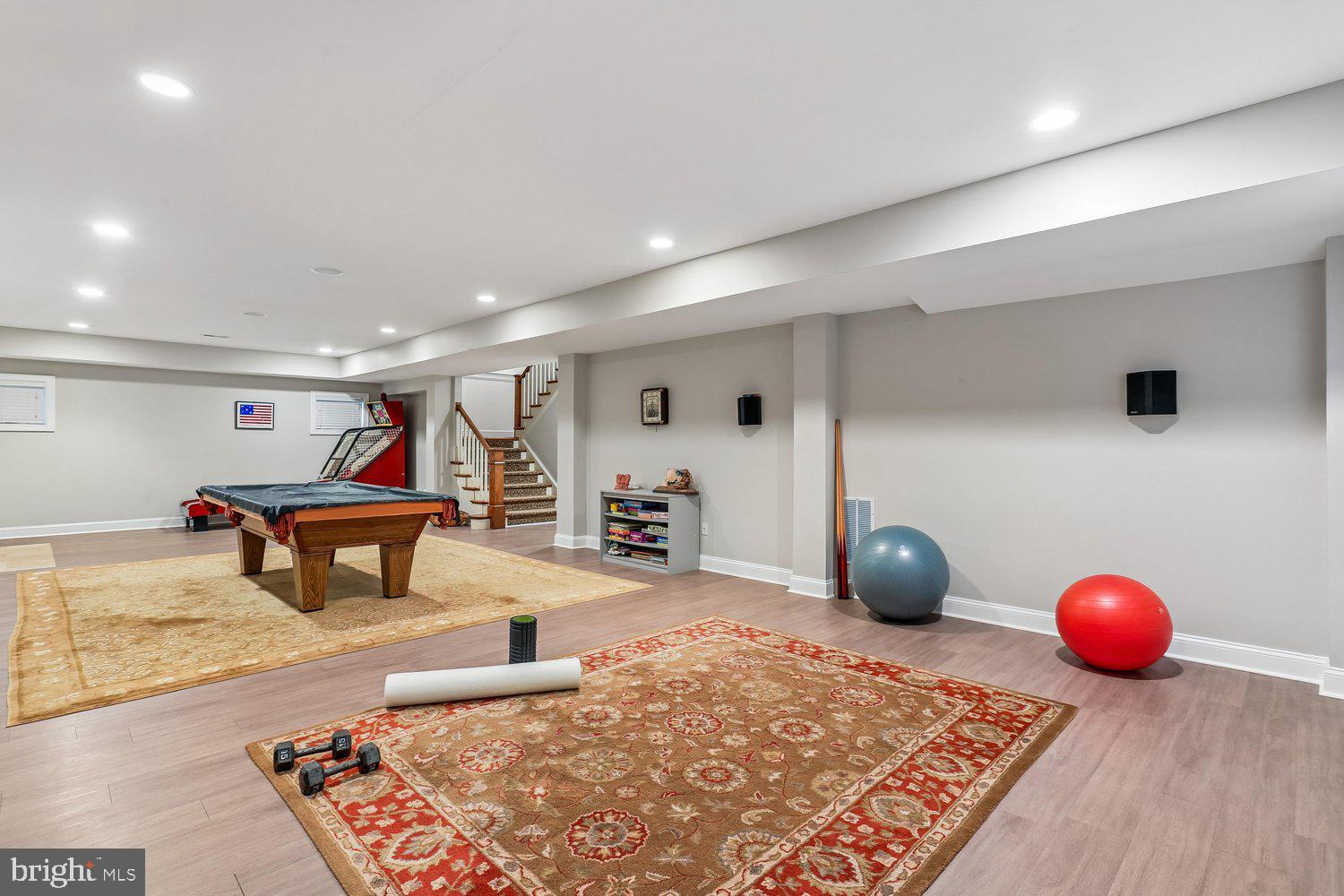 BRADLEY HILLS - Residential