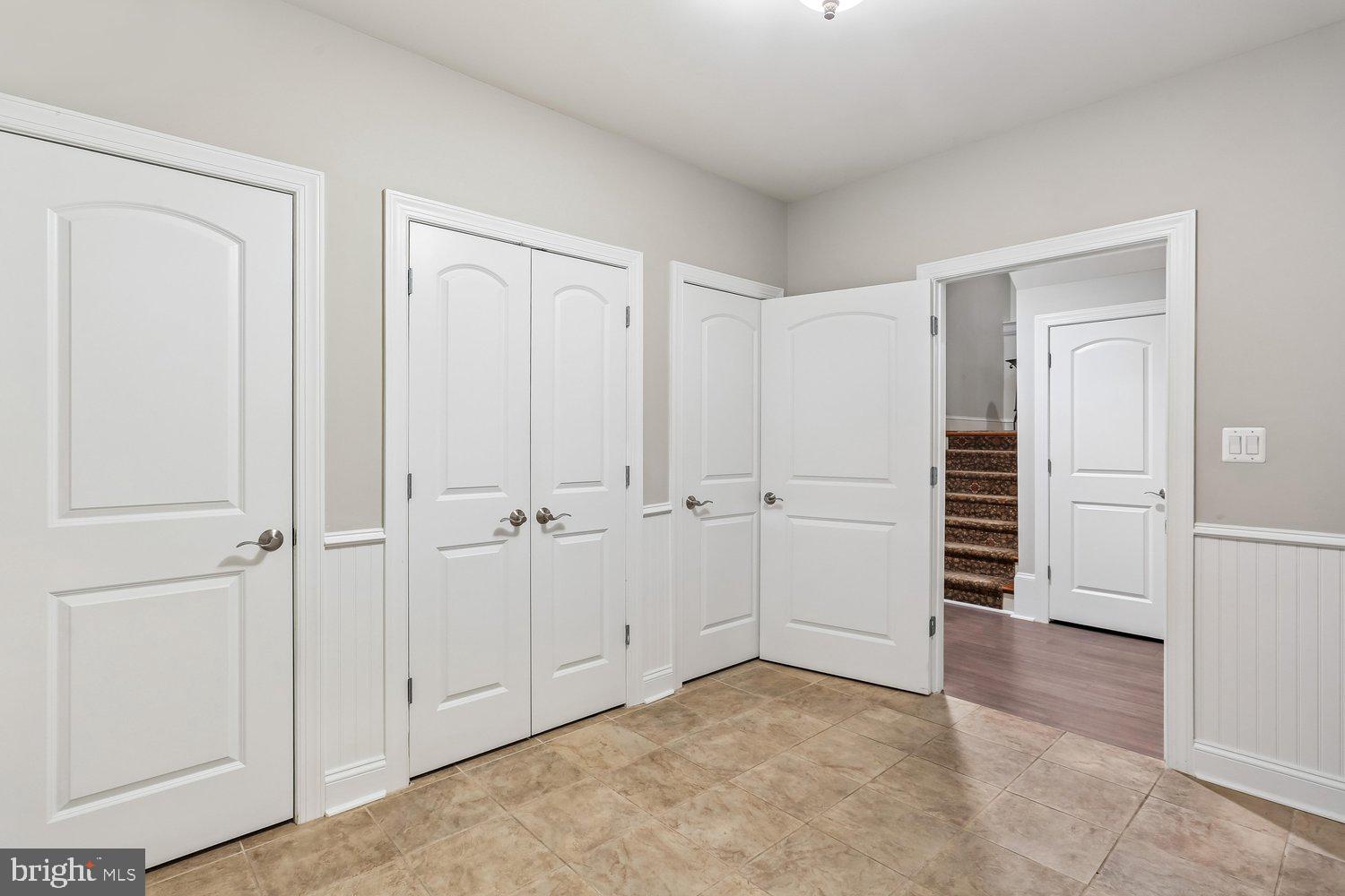 BRADLEY HILLS - Residential