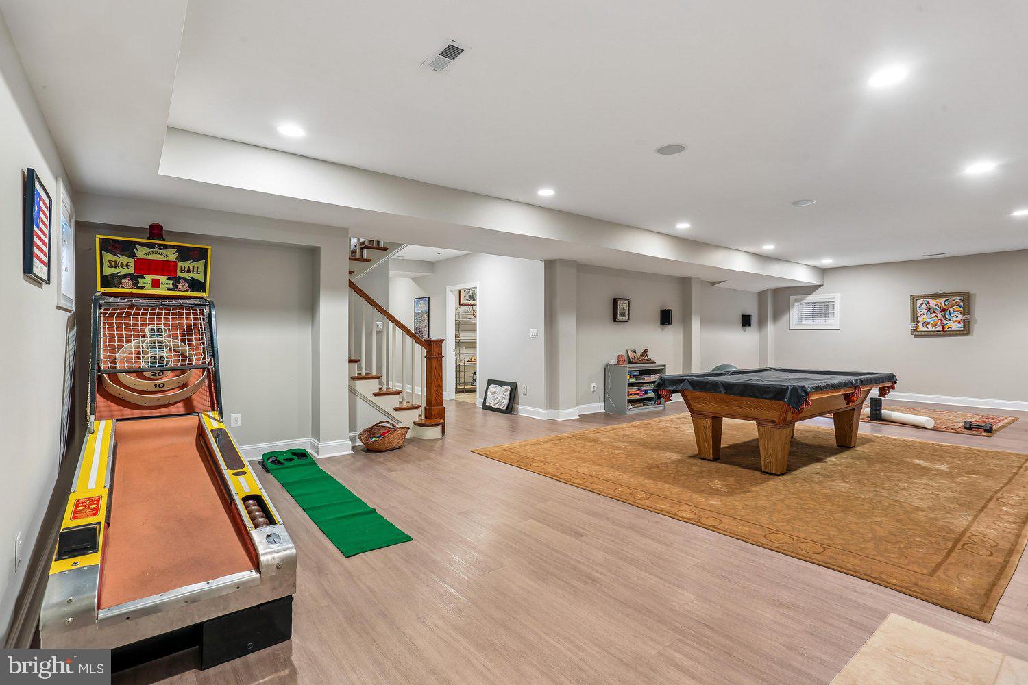 BRADLEY HILLS - Residential