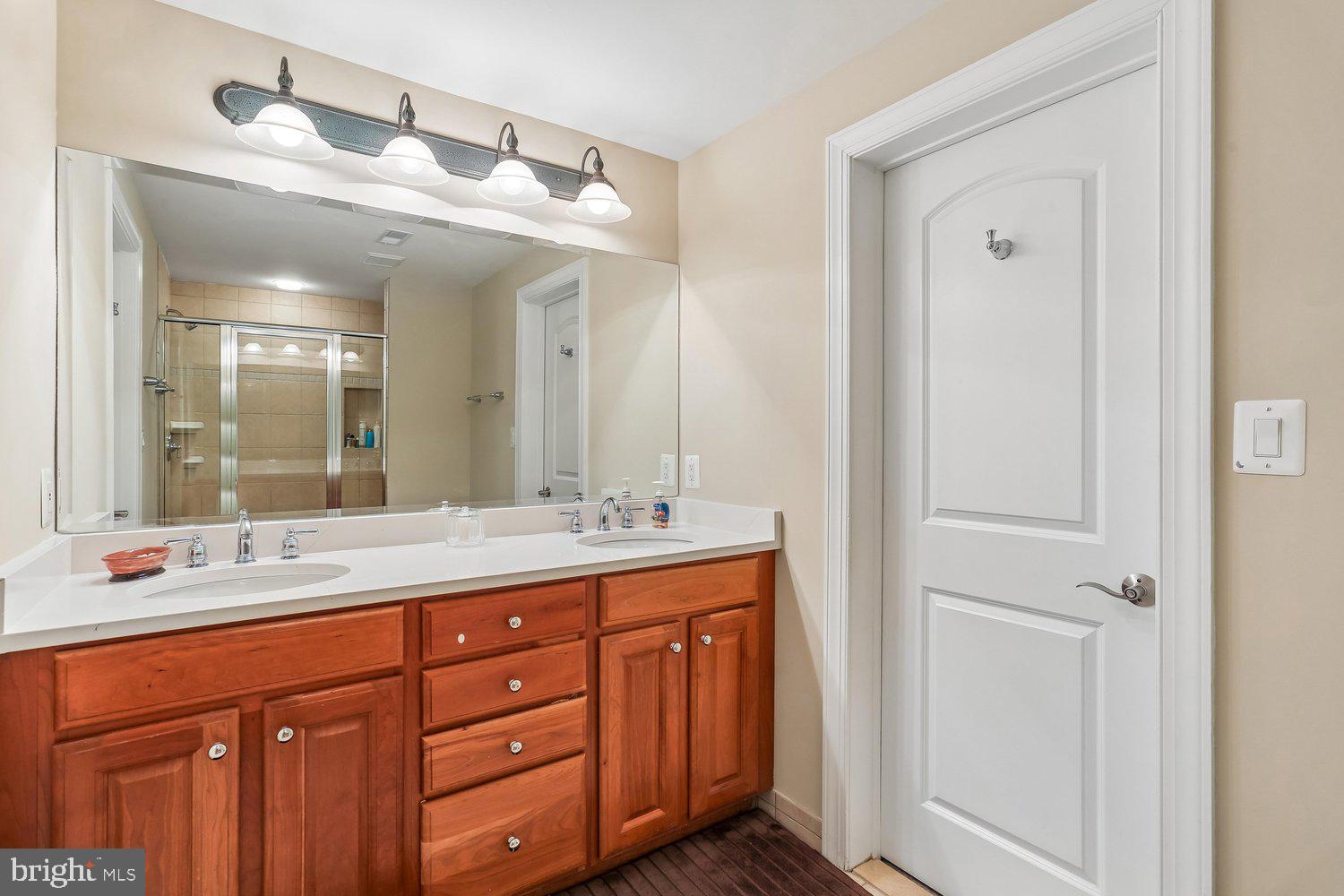 BRADLEY HILLS - Residential