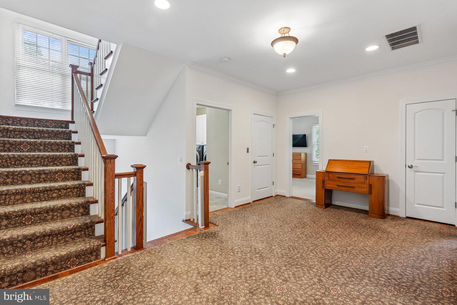 BRADLEY HILLS - Residential
