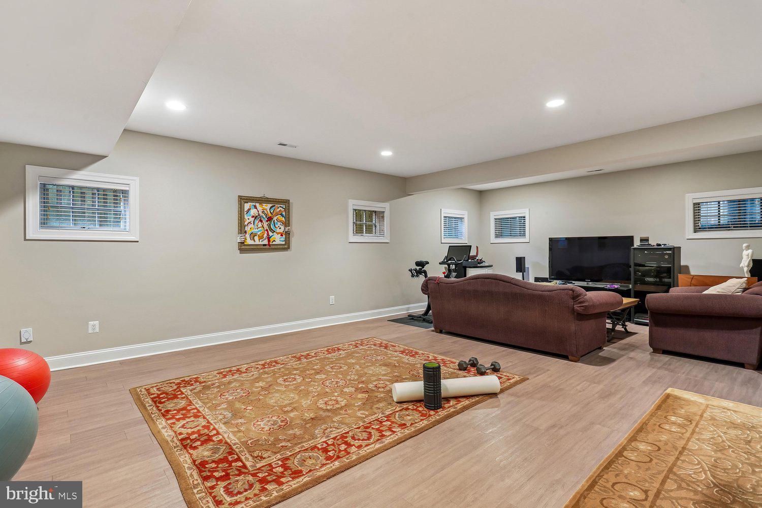 BRADLEY HILLS - Residential