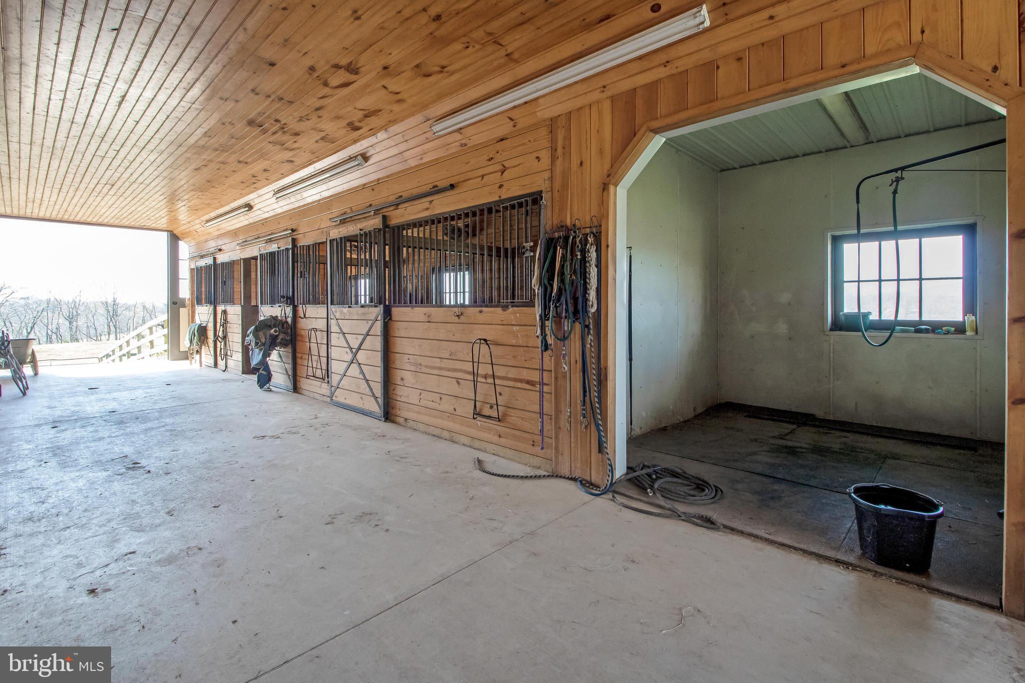 BARNESVILLE OUTSIDE - Residential