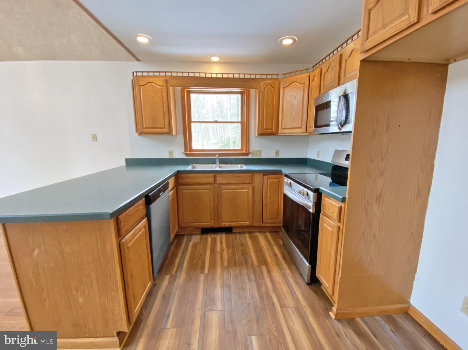 BEECH MOUNTAIN LAKES - Residential