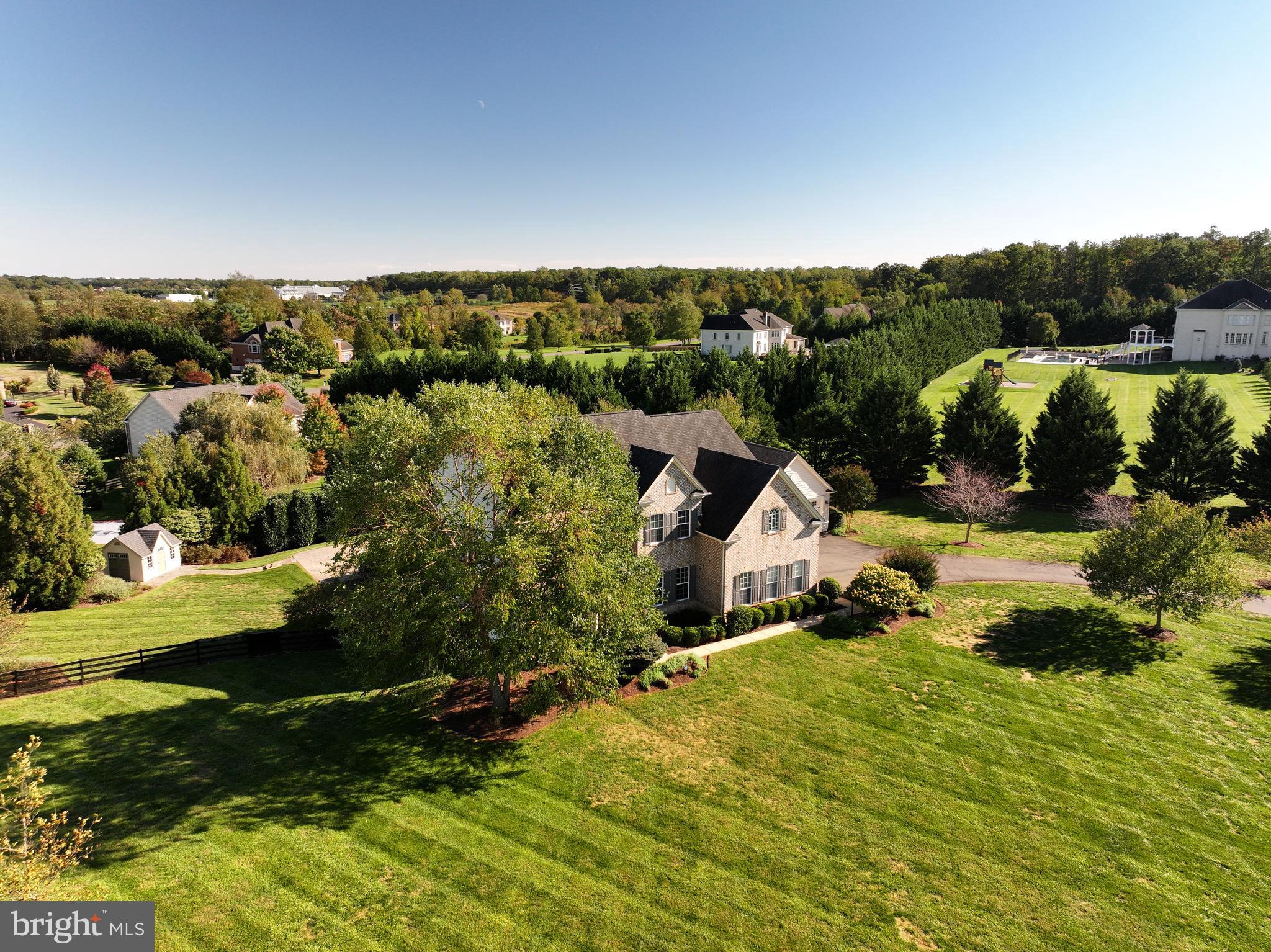 LONG ACRES - Residential