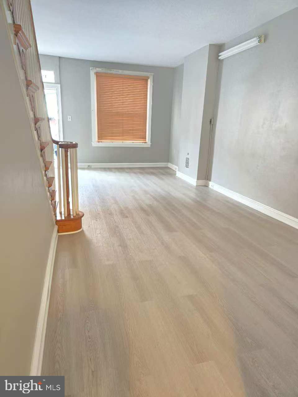 EAST KENSINGTON - Residential
