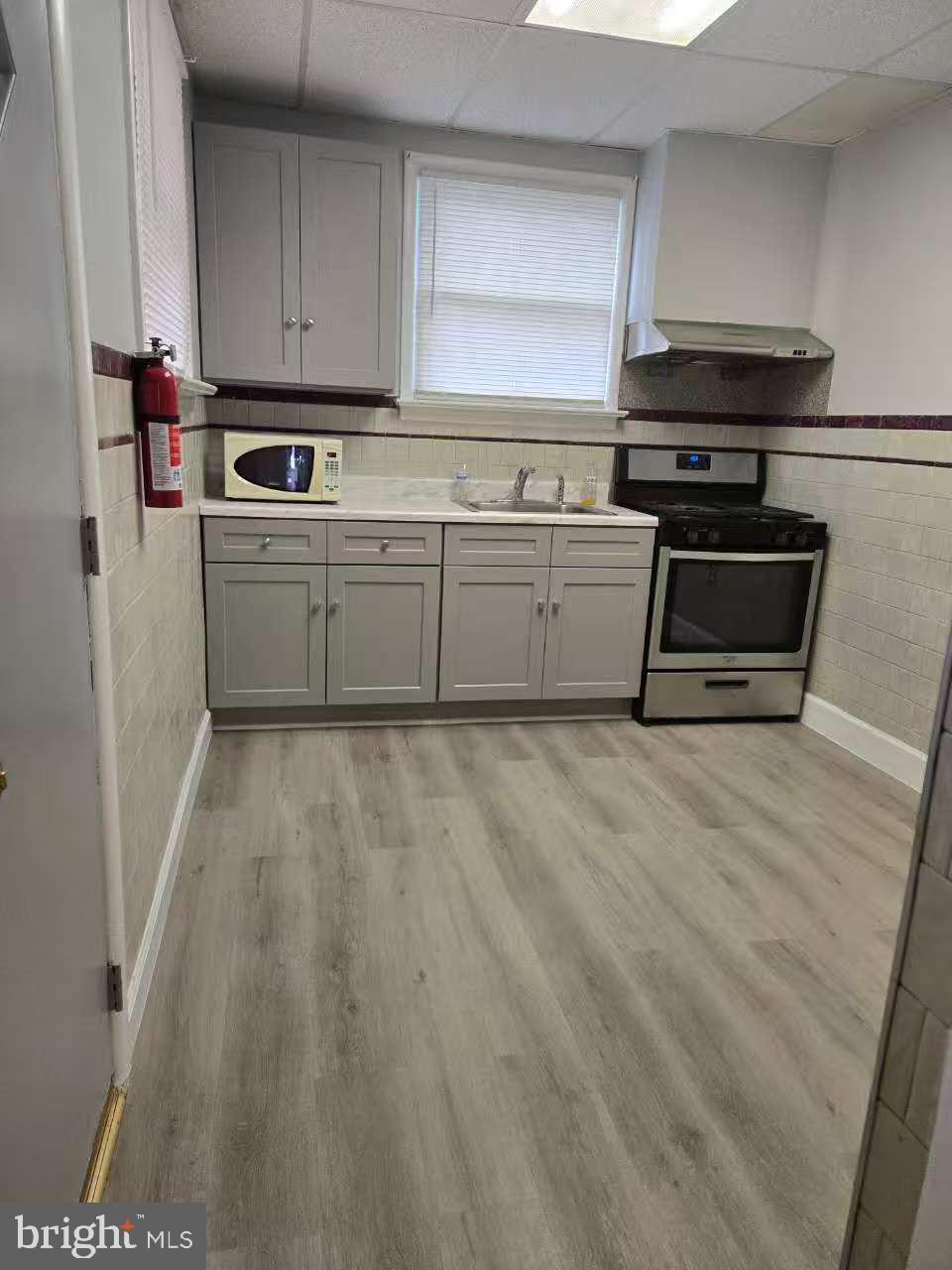 EAST KENSINGTON - Residential