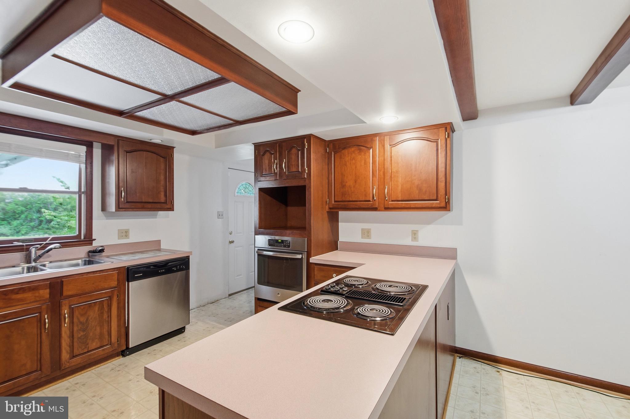 INDIAN RUN ESTATES - Residential