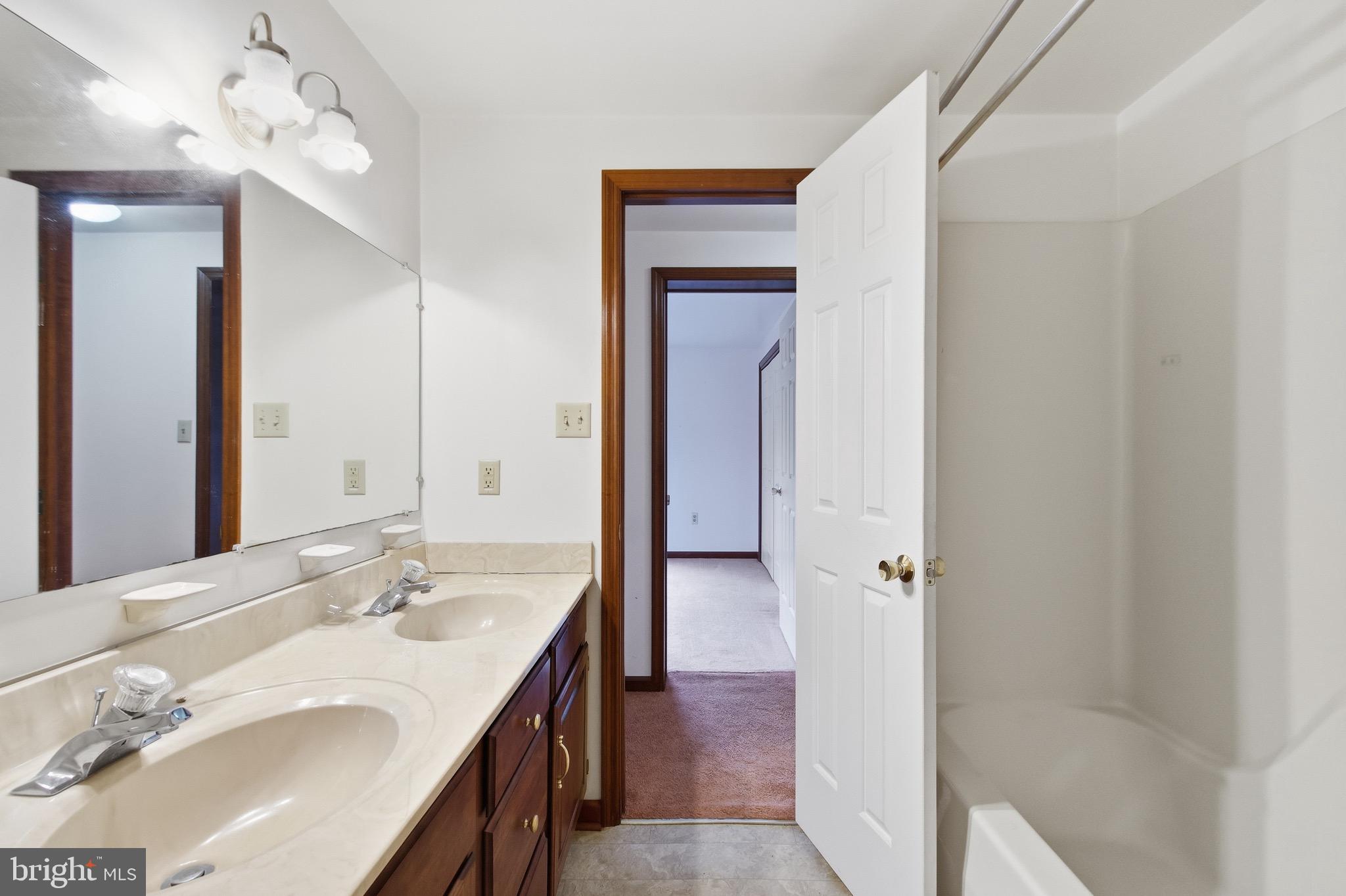 INDIAN RUN ESTATES - Residential