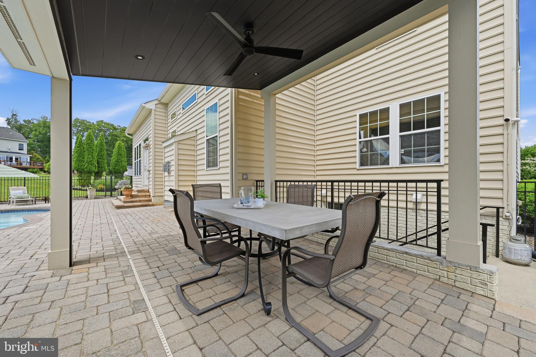 THE WARFIELDS II - Residential